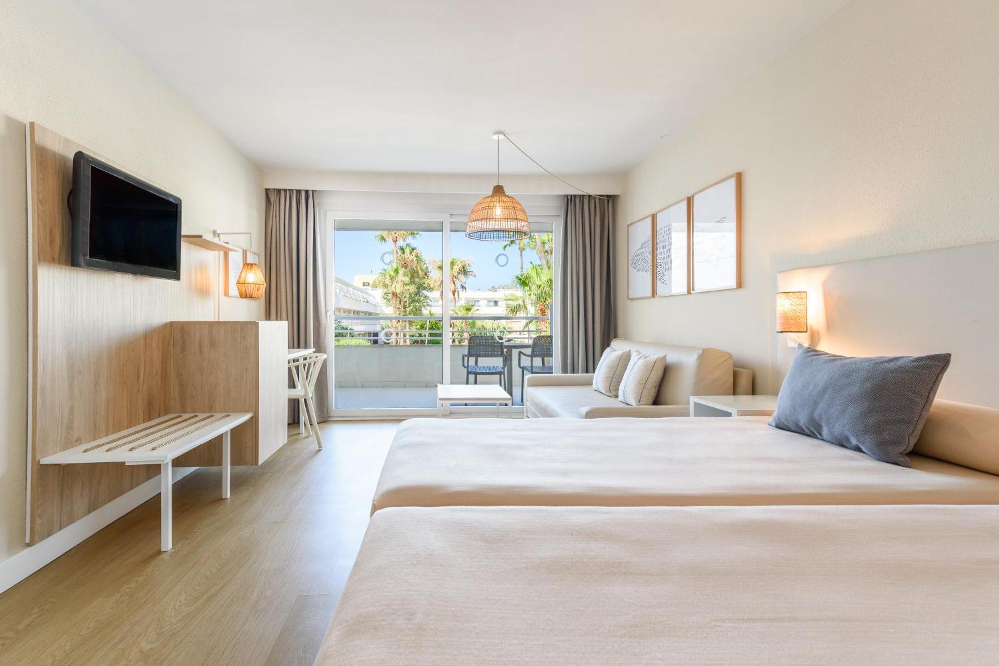 Fergus Club Park Hotel 4*