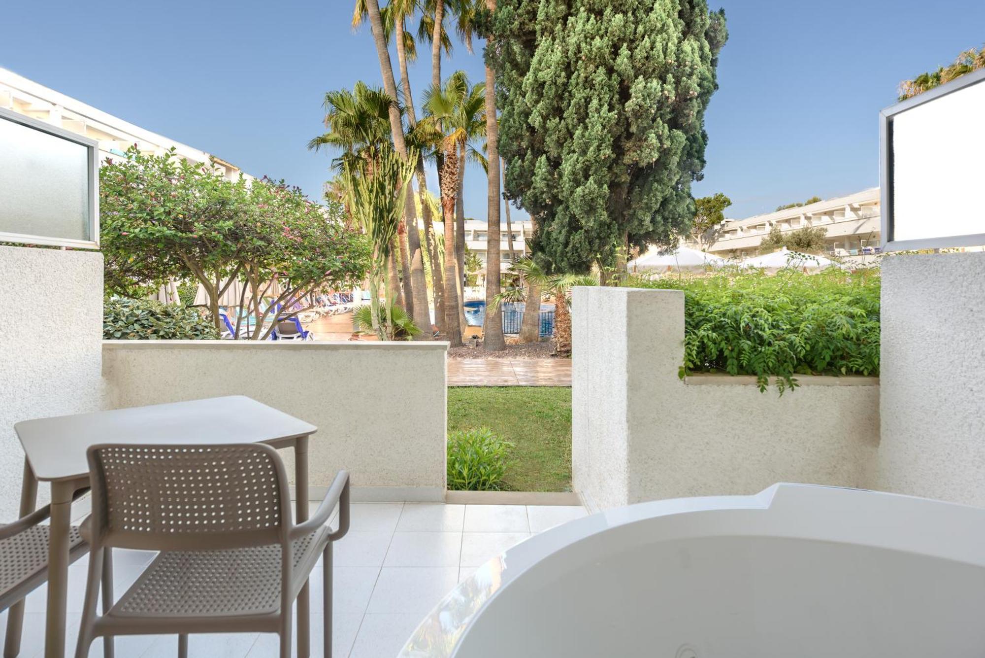 Fergus Club Park Hotel 4*