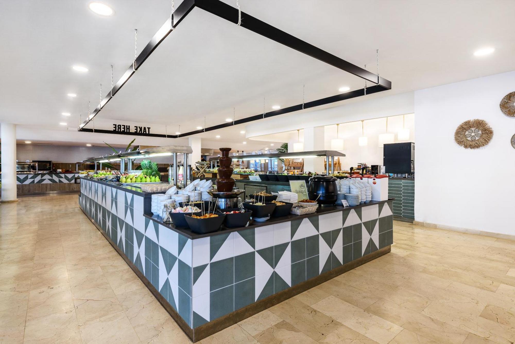 Fergus Club Park Hotel 4*