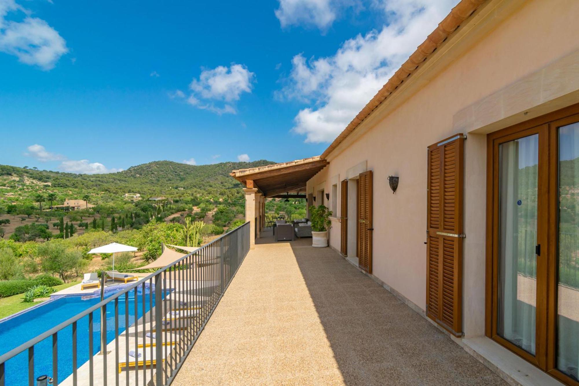 S'albarcoquer Villa