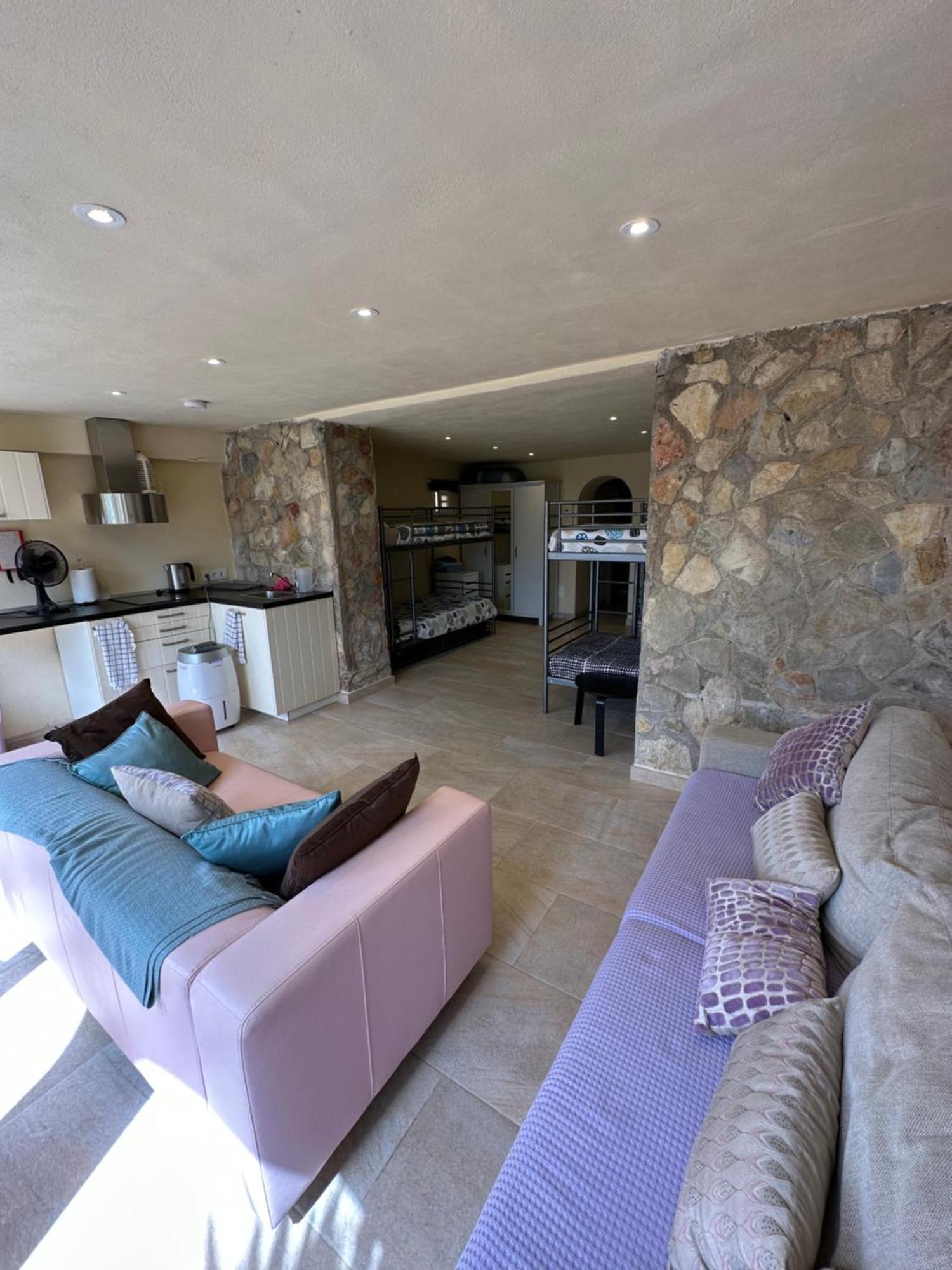 Port D'andratx Beautiful House, Swimming Pool & Jacuzzi 10-22 People Сasa de vacaciones *