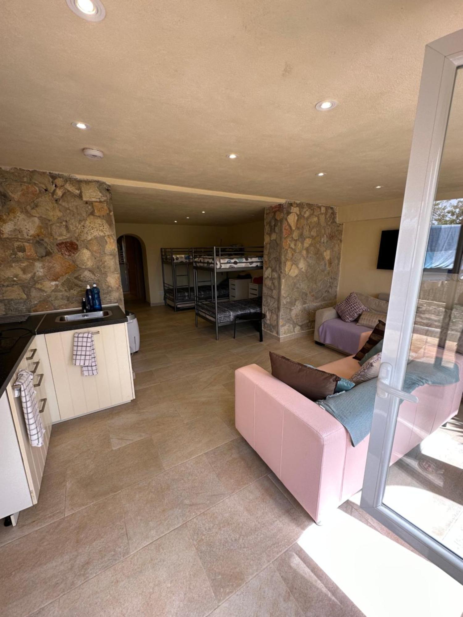 Port D'andratx Beautiful House, Swimming Pool & Jacuzzi 10-22 People *