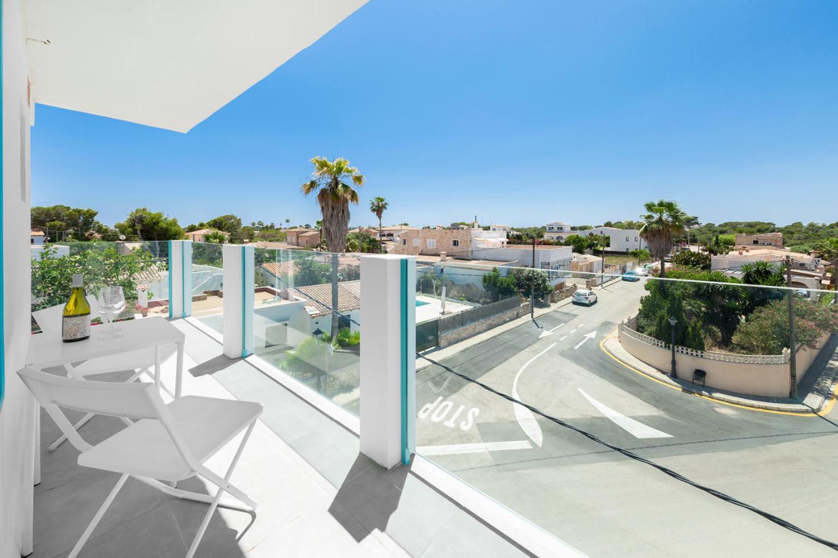 Pensión Hostal Cala Llombards