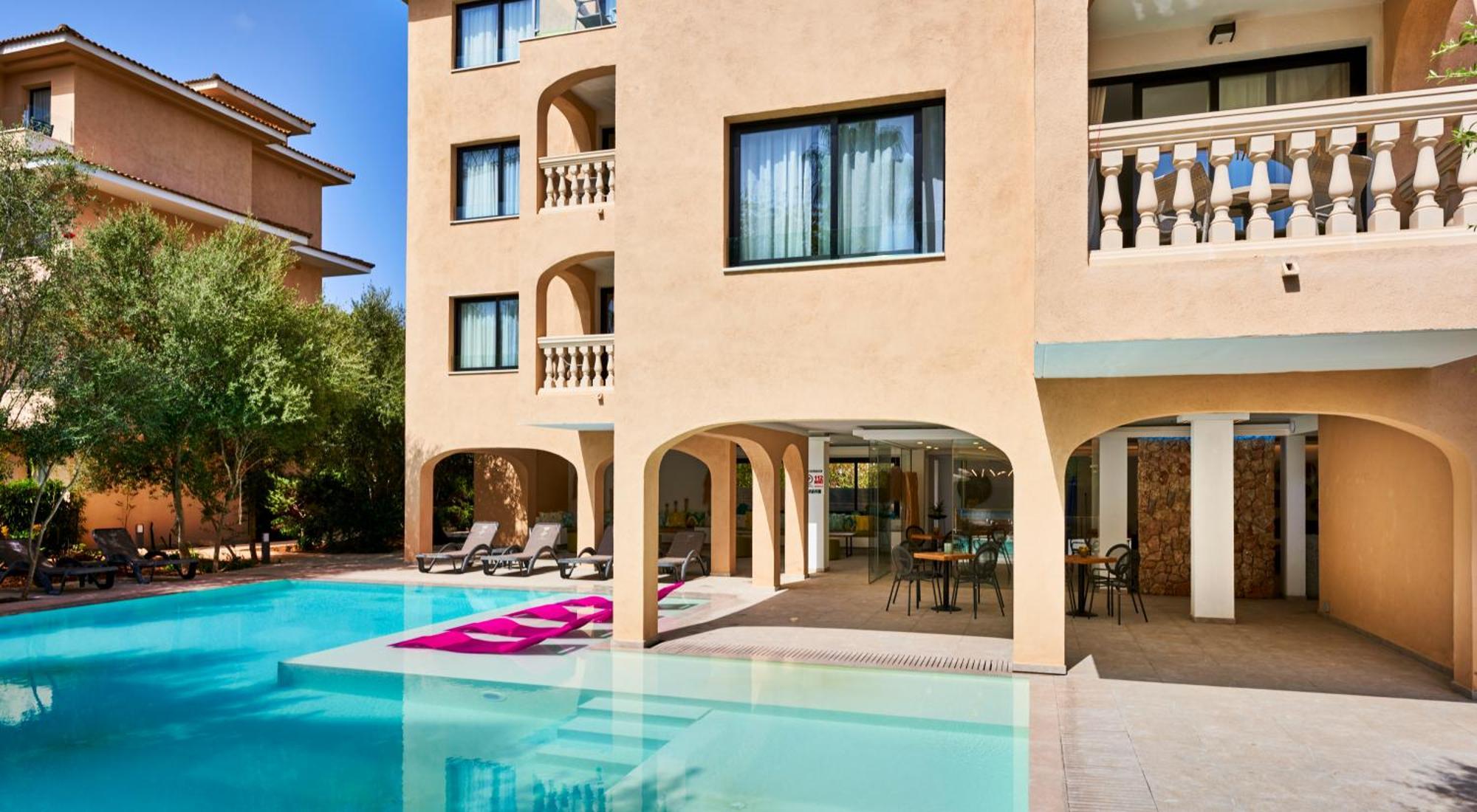 Sinfony Apartahotel 4*