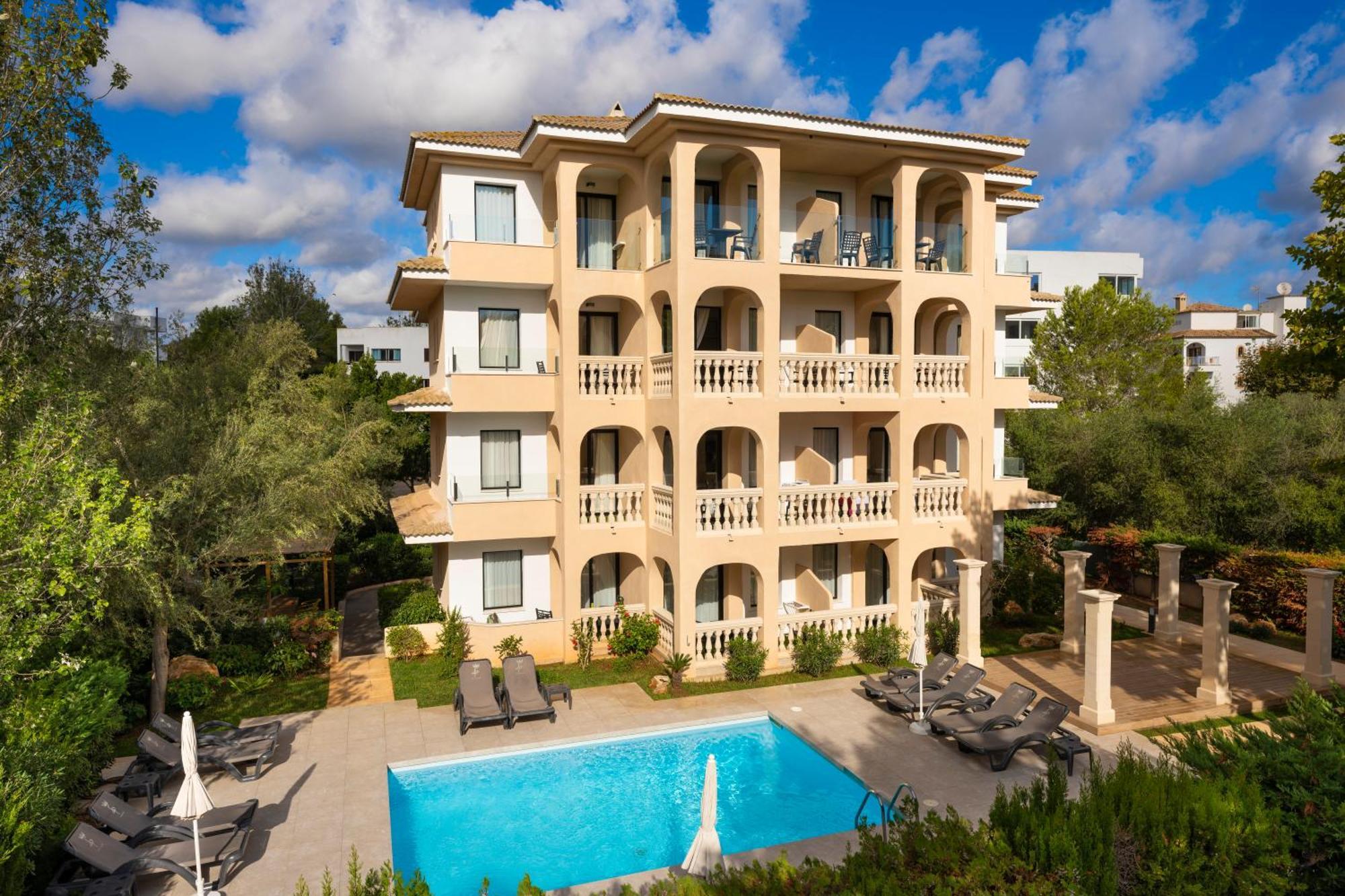 Sinfony Apartahotel 4*