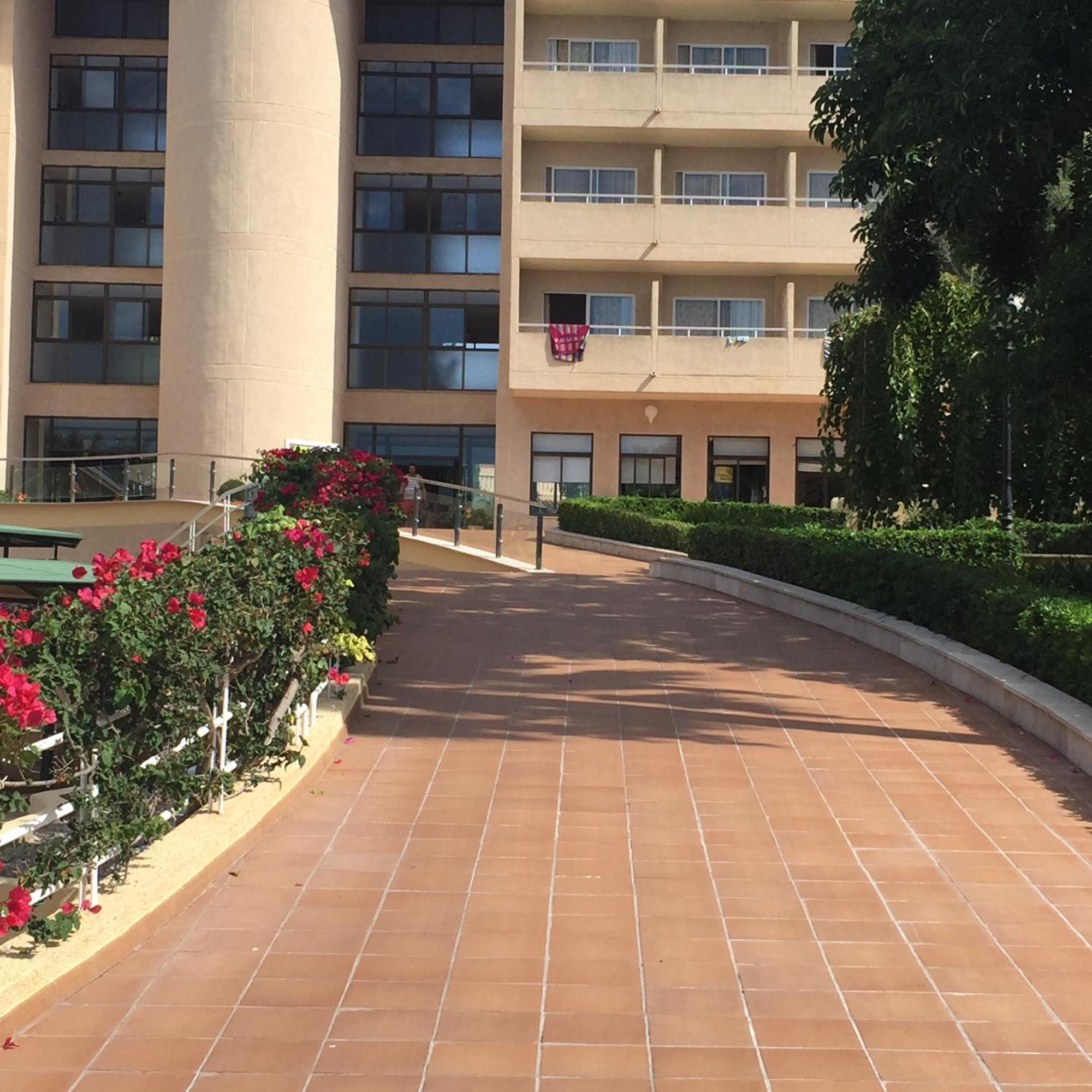 Hotel Club Cala Romani 3*