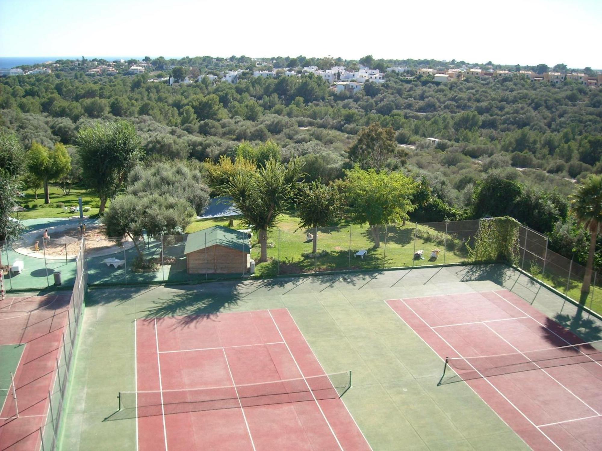 Hotel Club Cala Romani 3*