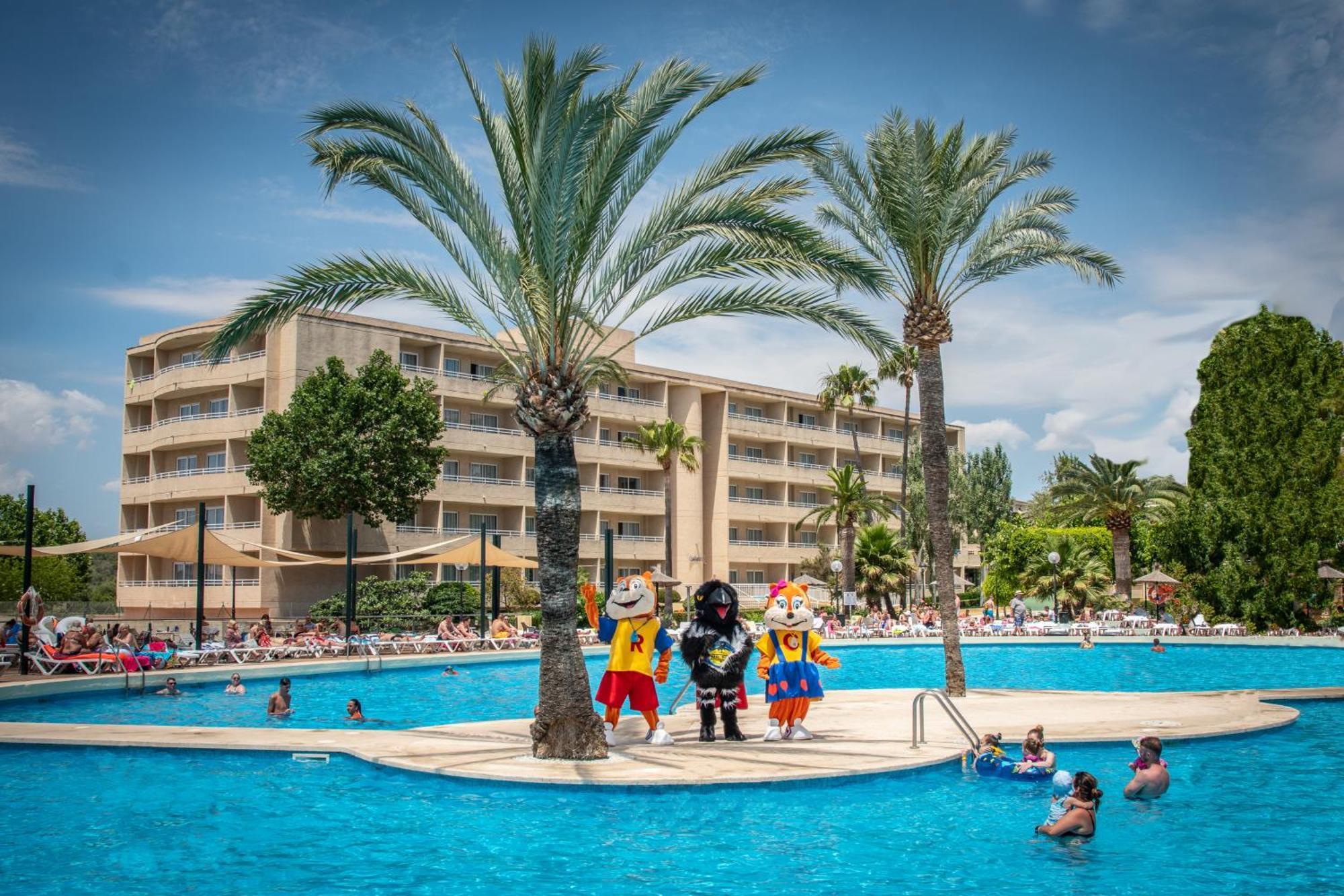 Hotel Club Cala Romani 3*