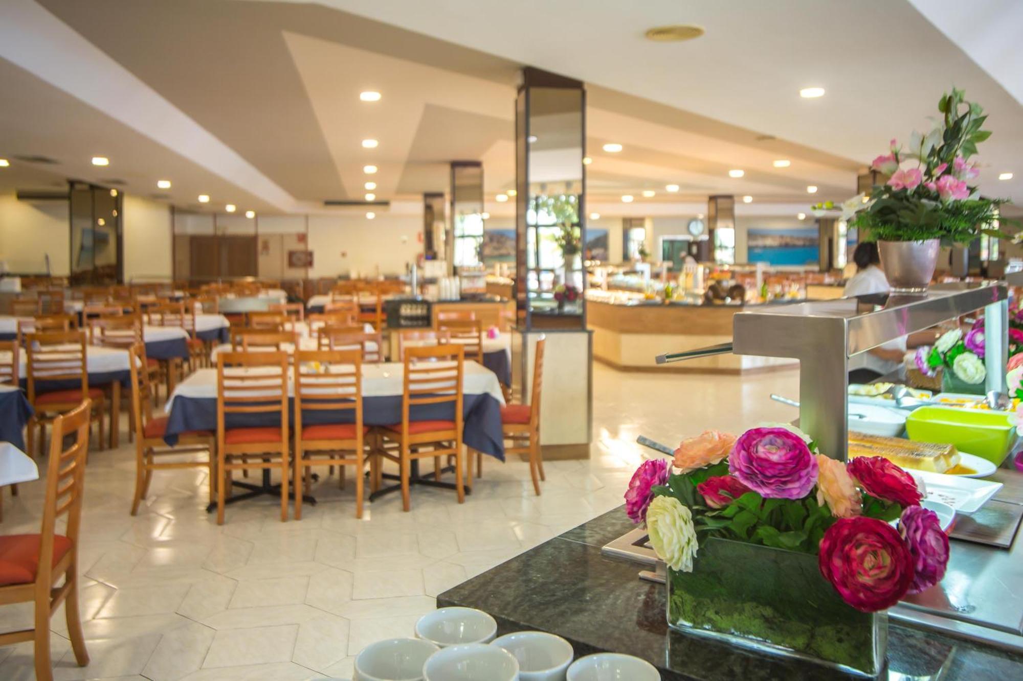 Hotel Club Cala Romani