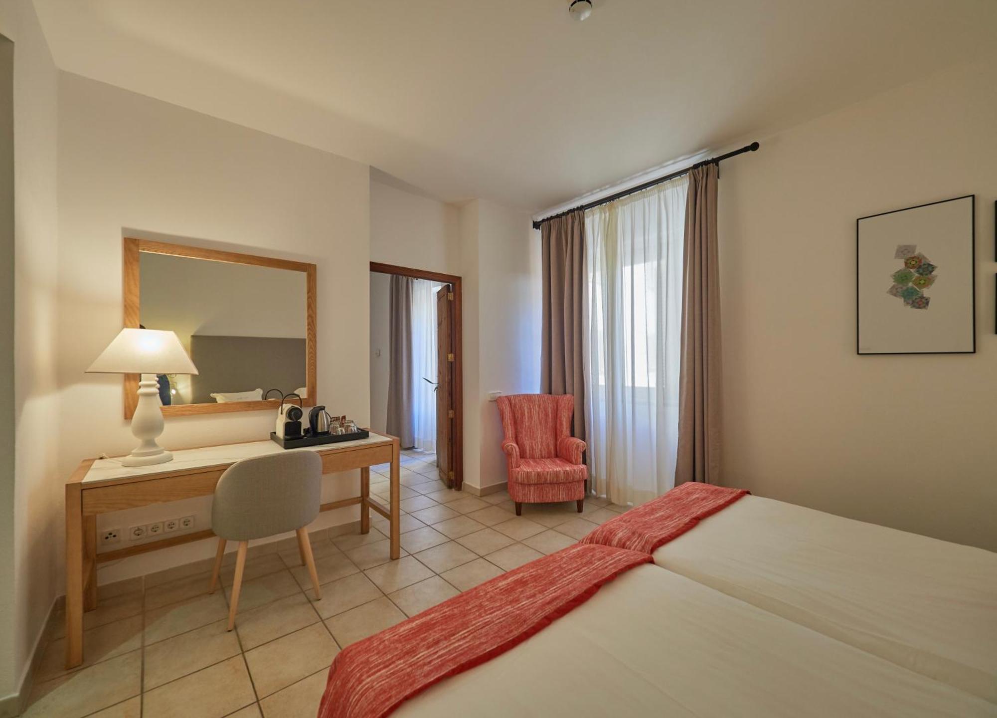 Ca'l Bisbe Hotel