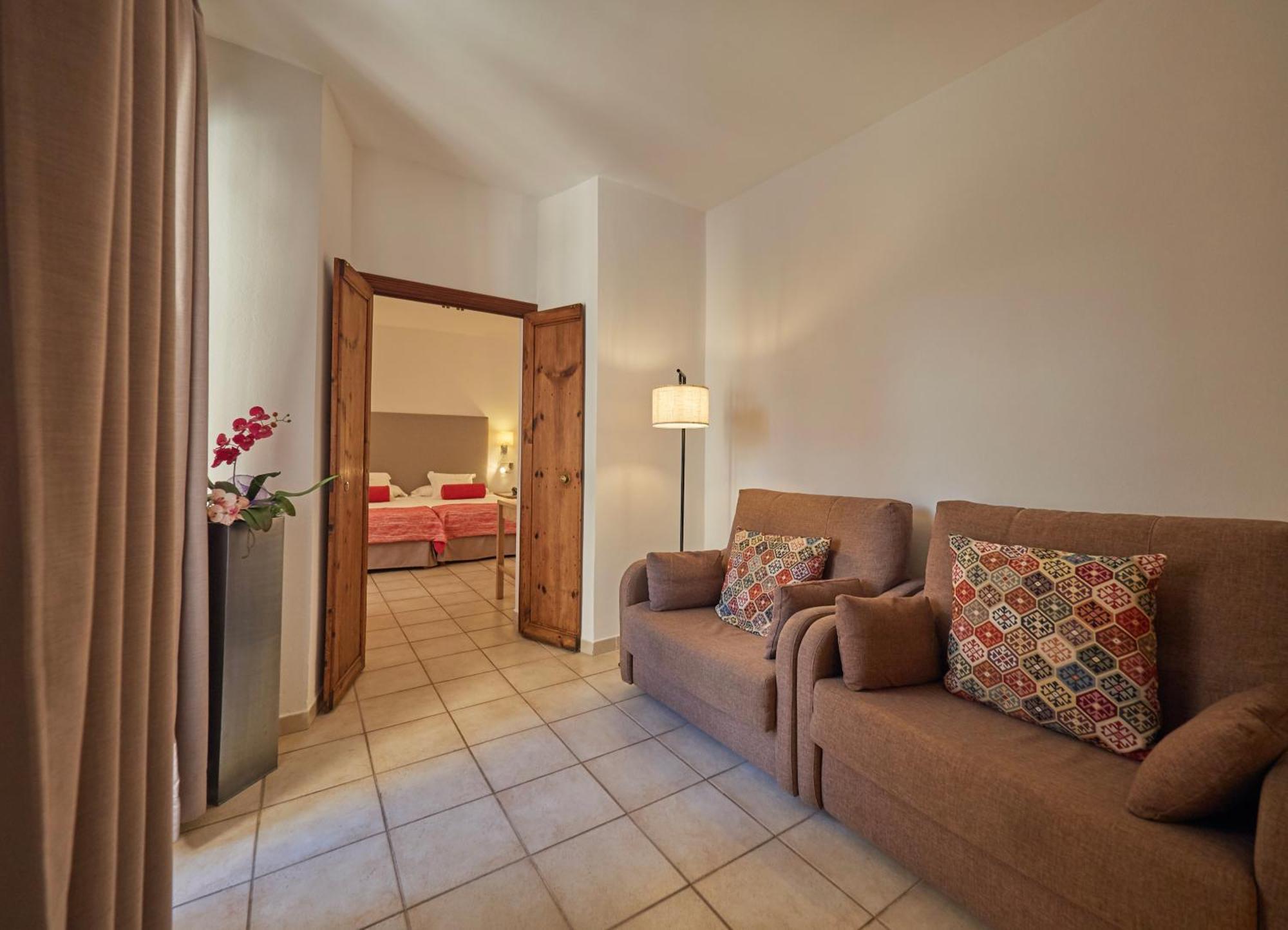 Hotel Ca'l Bisbe 4*