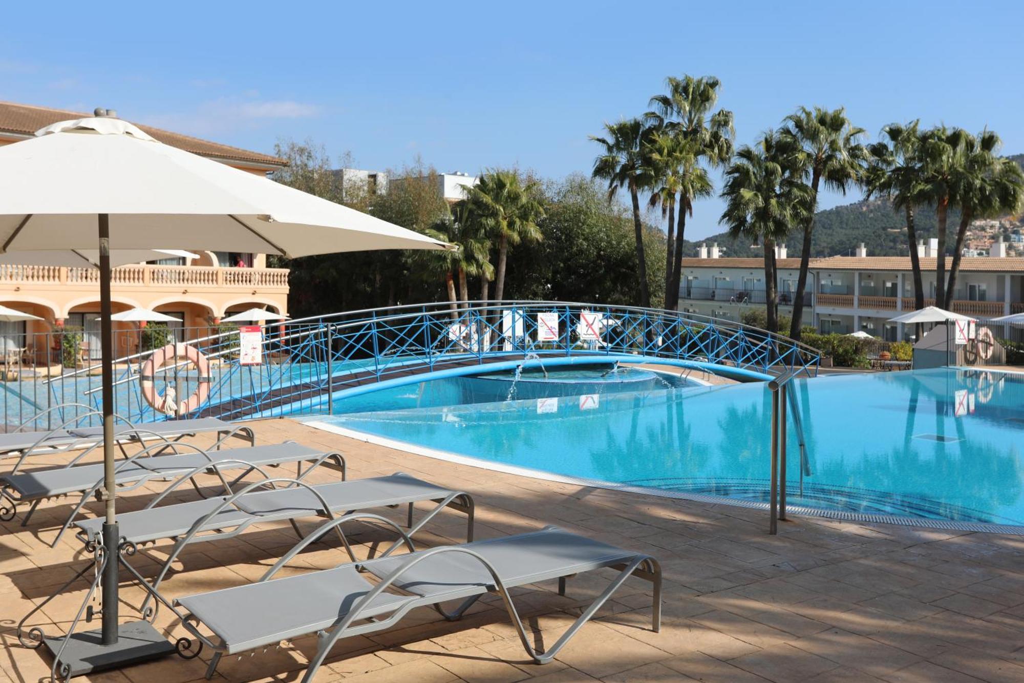 Hotel Mon Port & 4*