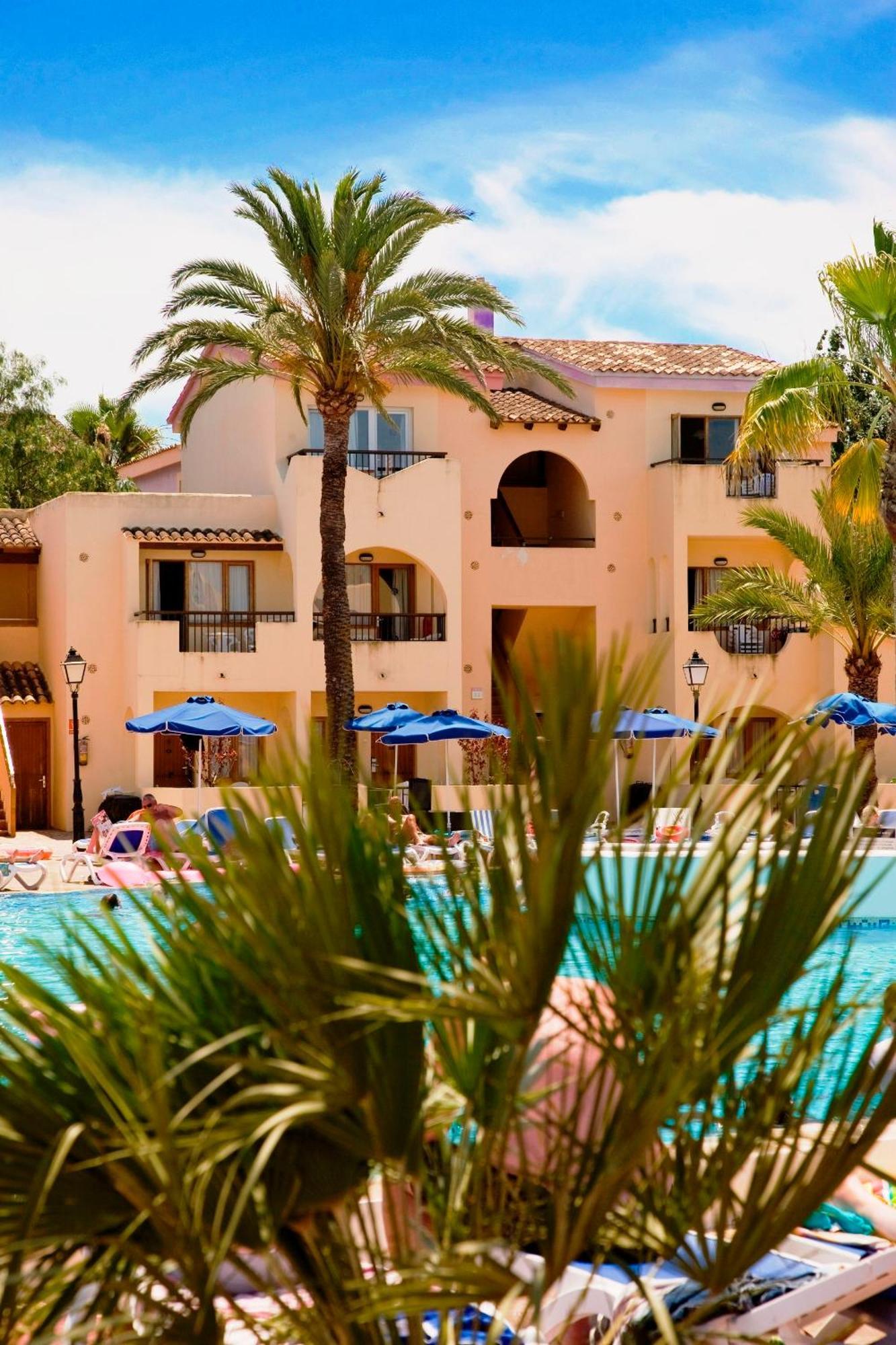 Apartahotel Globales Bouganvilla Sa Coma (Mallorca)