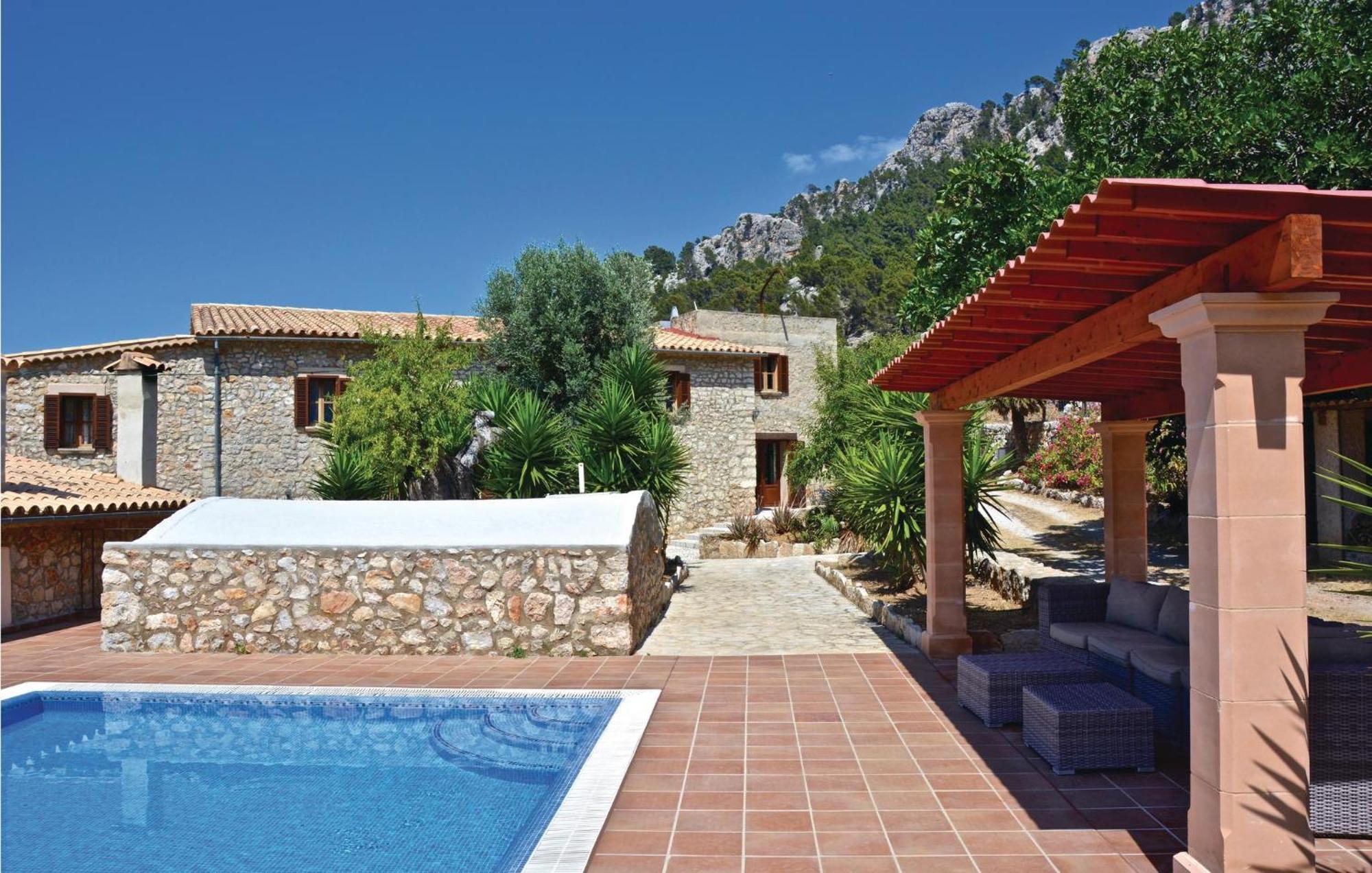 Сasa de vacaciones 6 Bedroom Amazing In Estellencs *