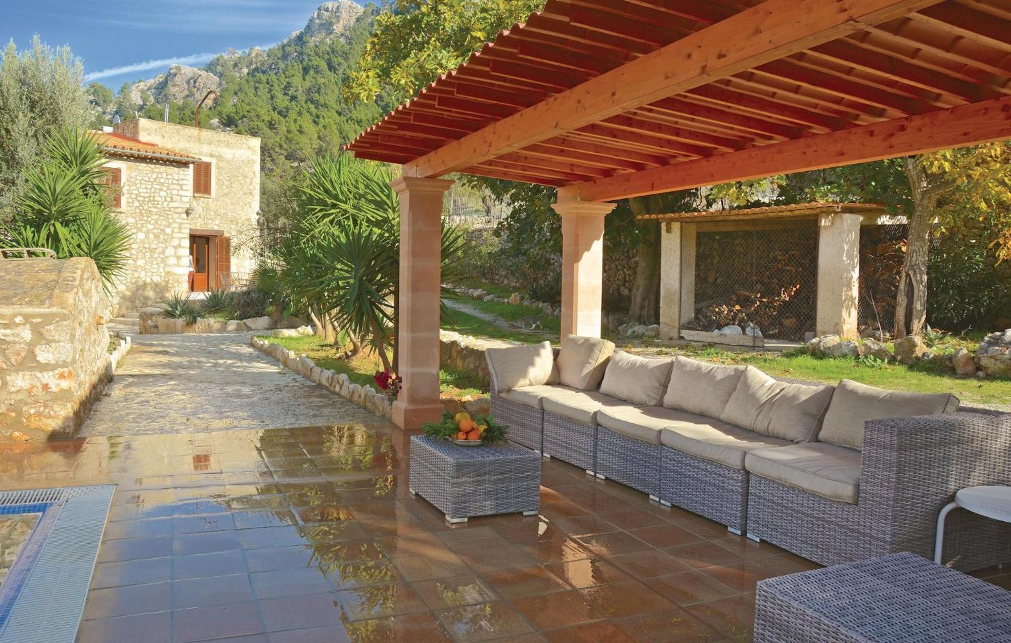 Сasa de vacaciones 6 Bedroom Amazing In Estellencs *