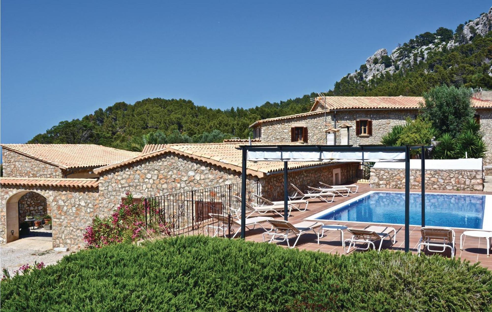 Сasa de vacaciones 6 Bedroom Amazing In Estellencs