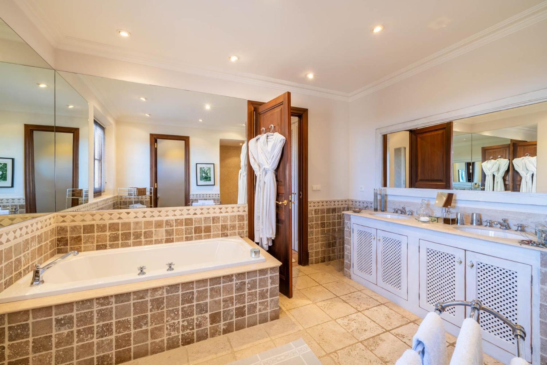 Residencia Baranda Alaro