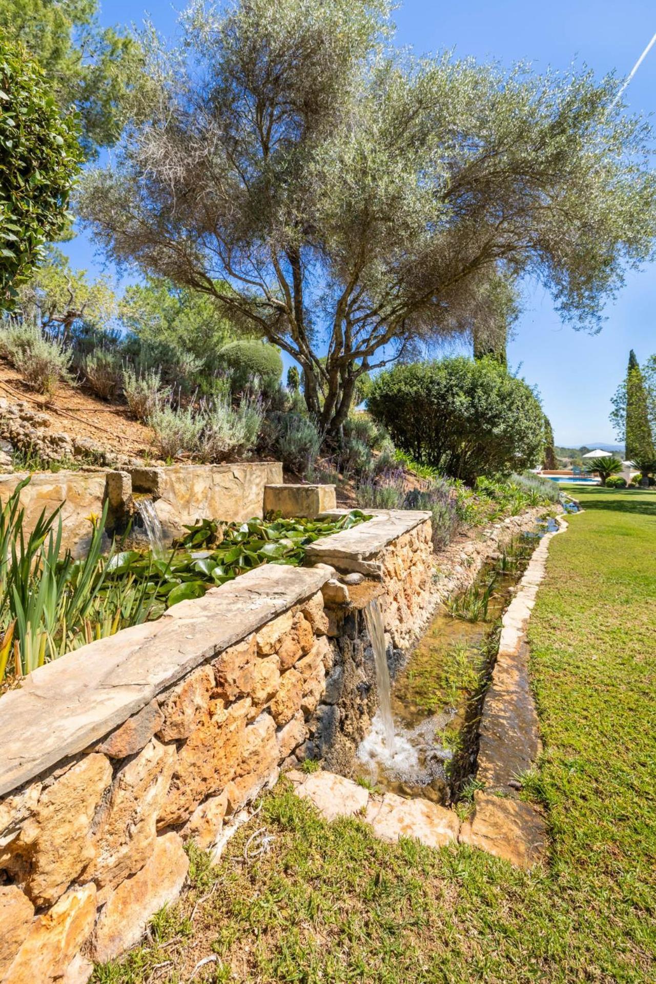 Villa Residencia Baranda Alaro