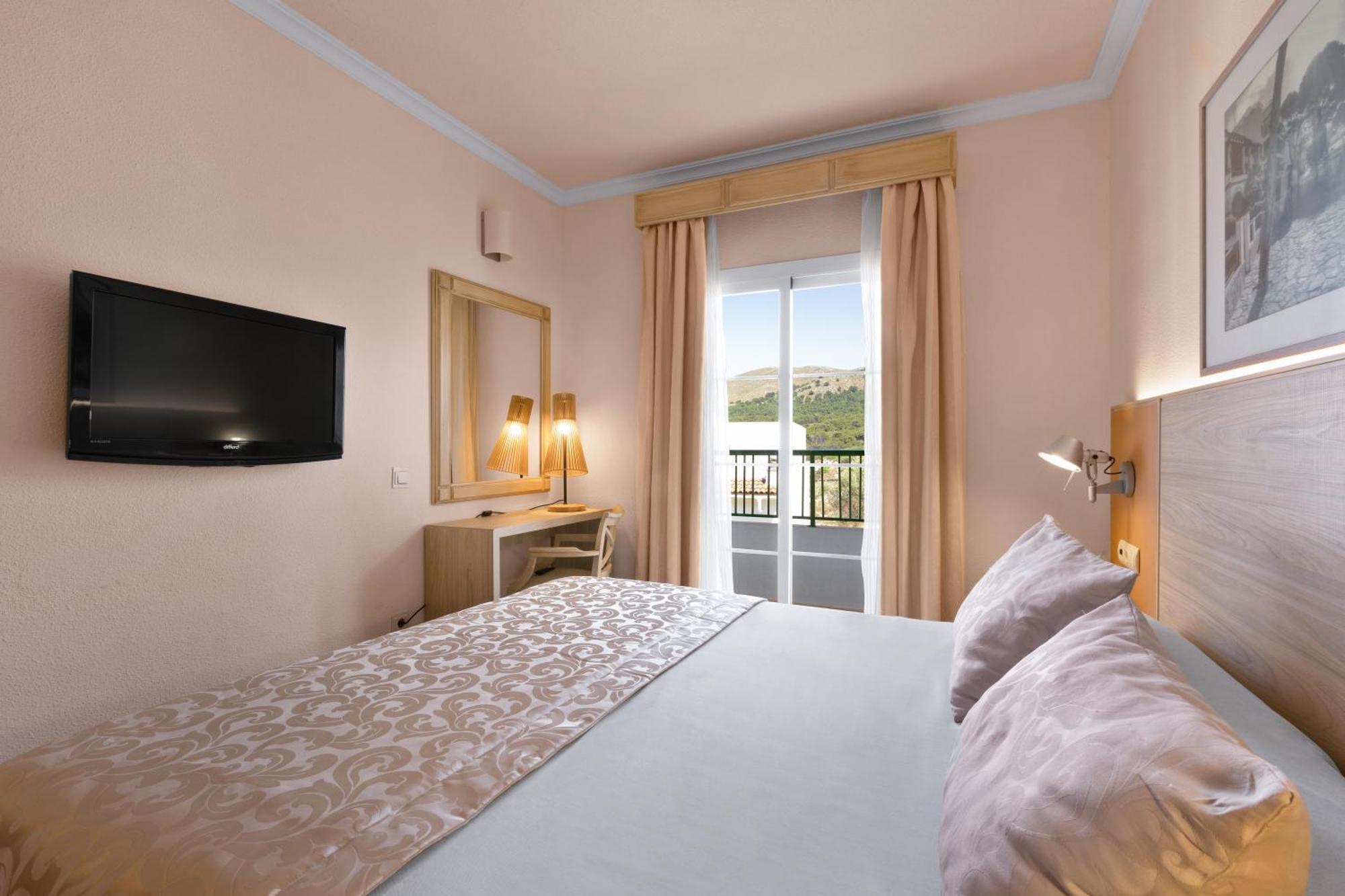Viva Cala Mesquida & 4*