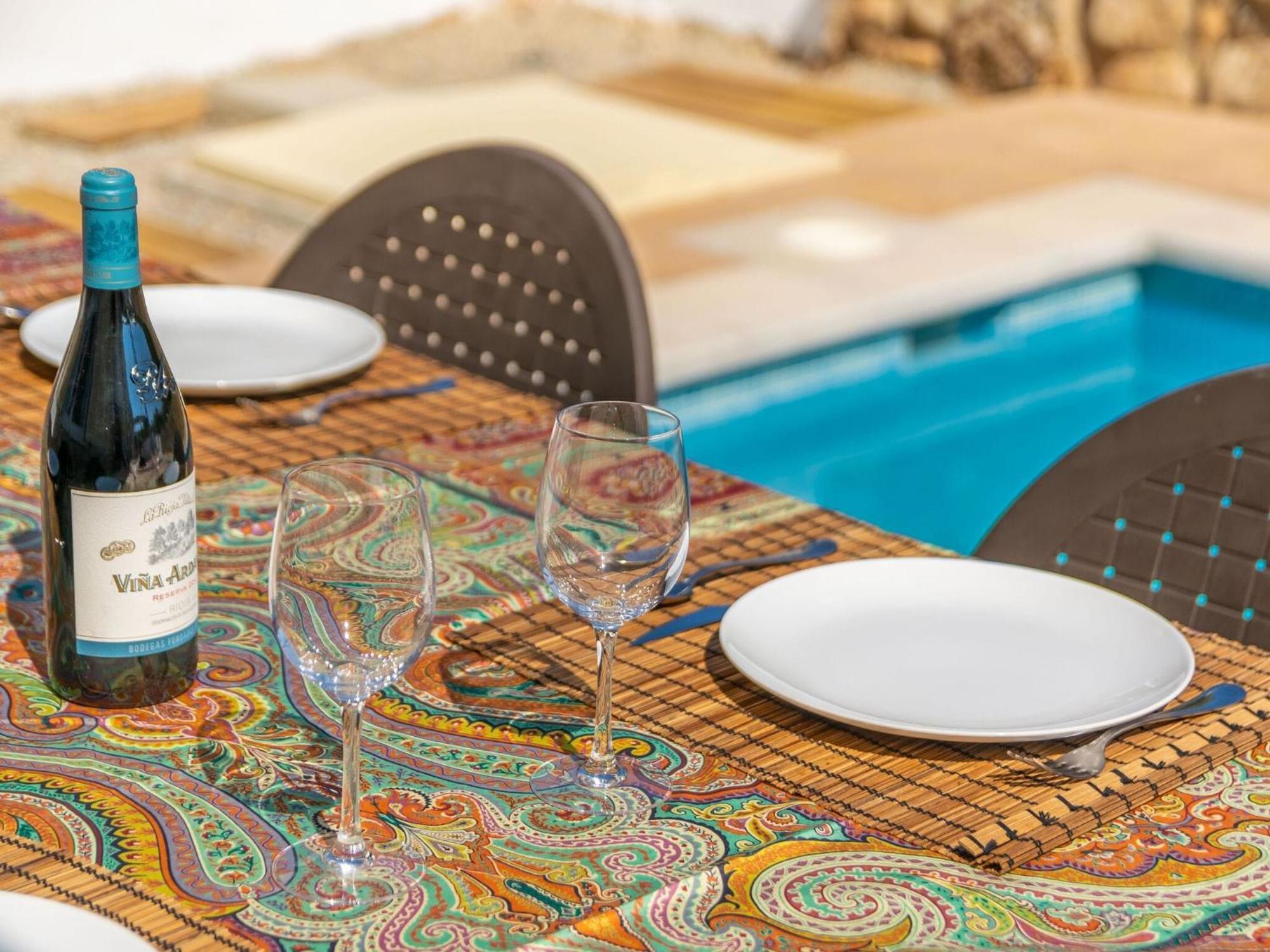 Clavell - With Private Pool Free Wifi