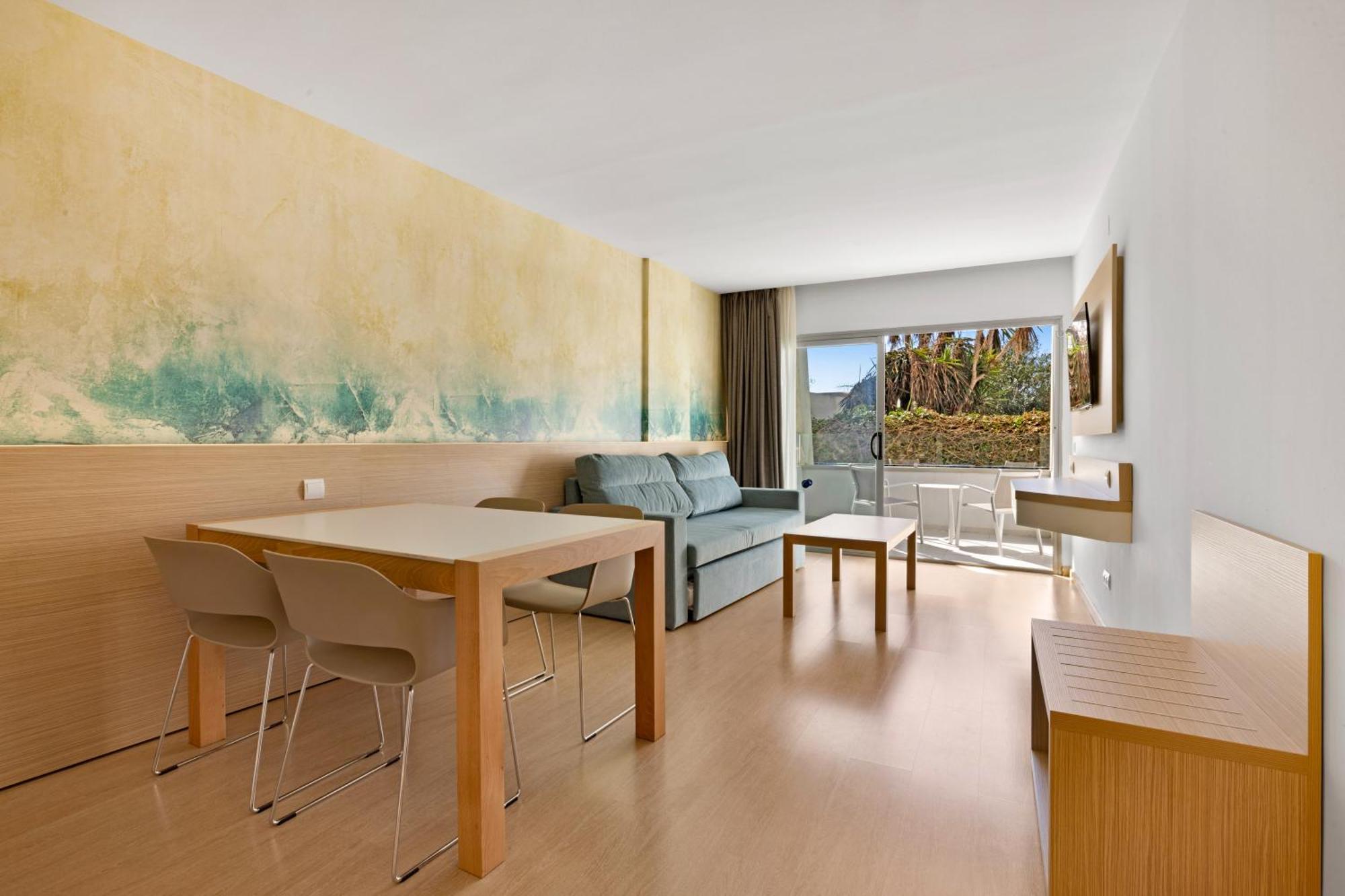Apartahotel Fontanellas Playa 4*