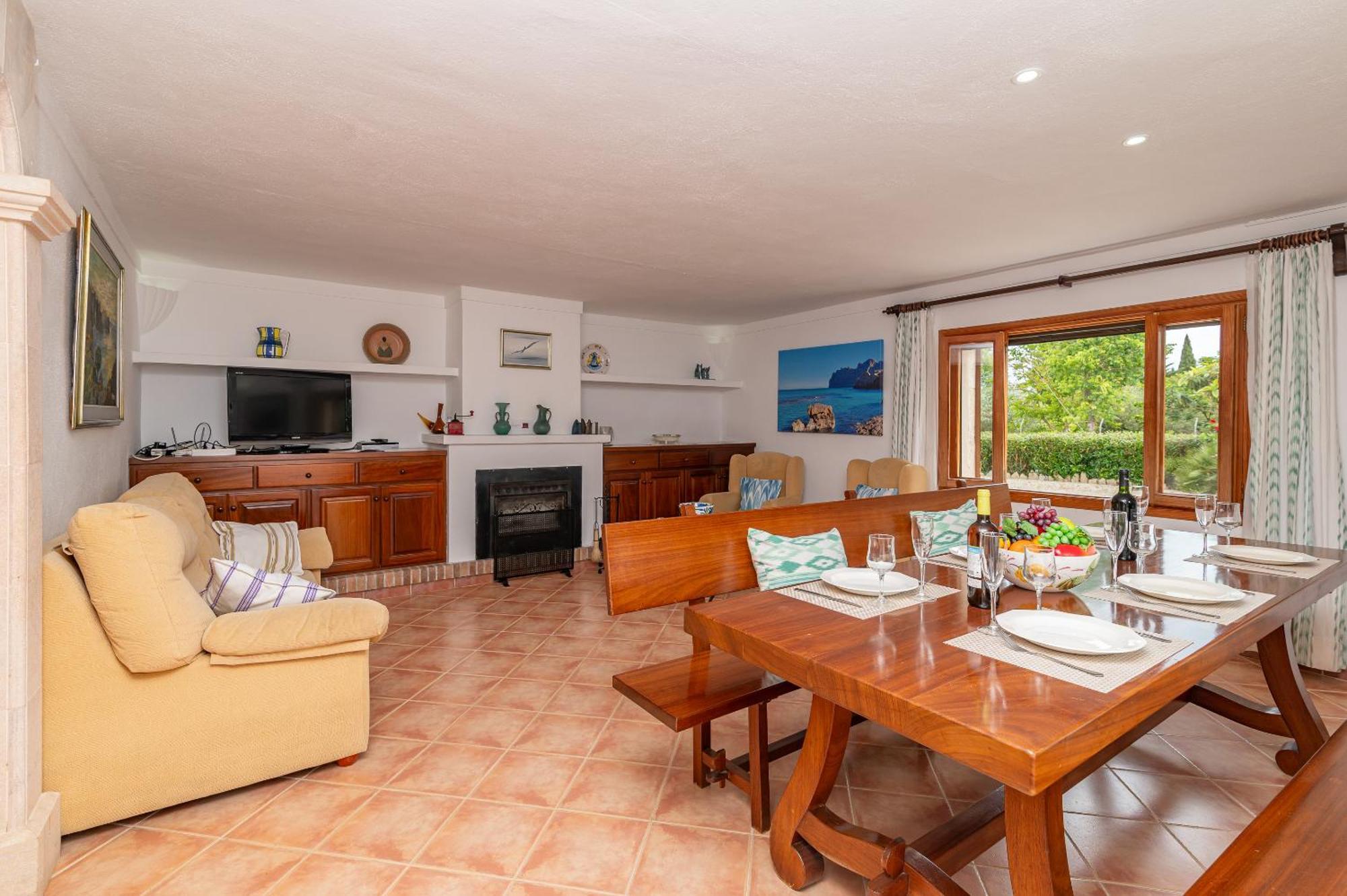 Villa Colonya Jaume-3 Bedrooms, Private Pool Near