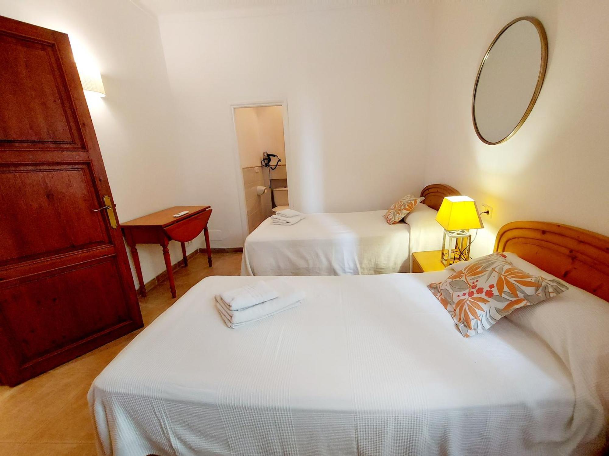 Casa Faro: Beachfront Ground Floor Retreat With Sea Views *