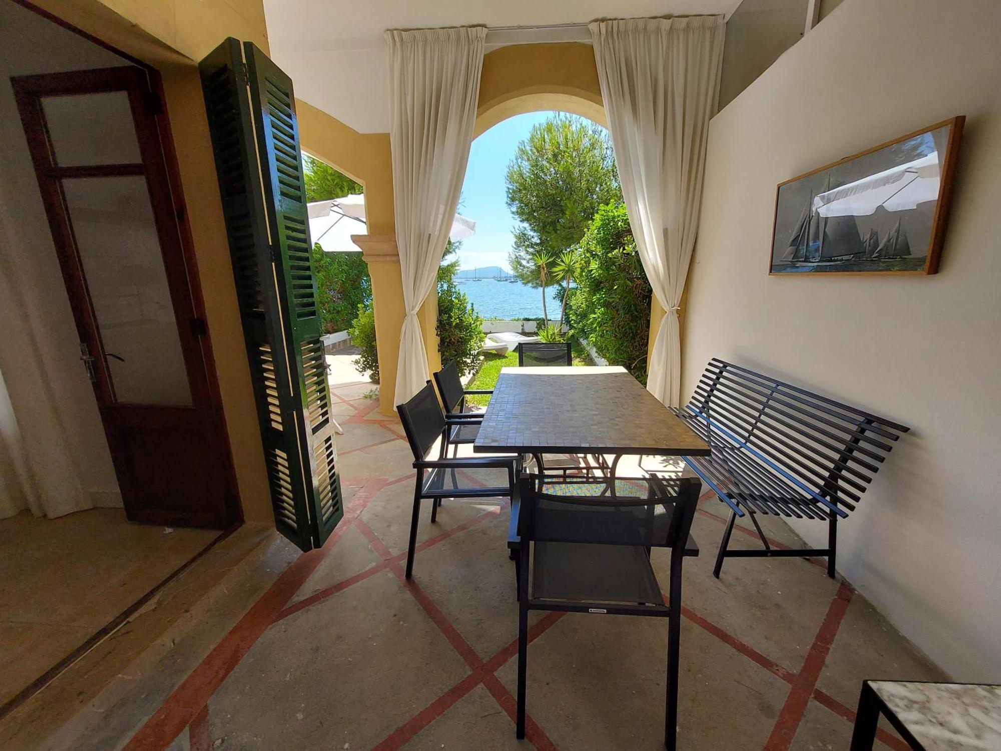 Casa Faro: Beachfront Ground Floor Retreat With Sea Views Apartment *