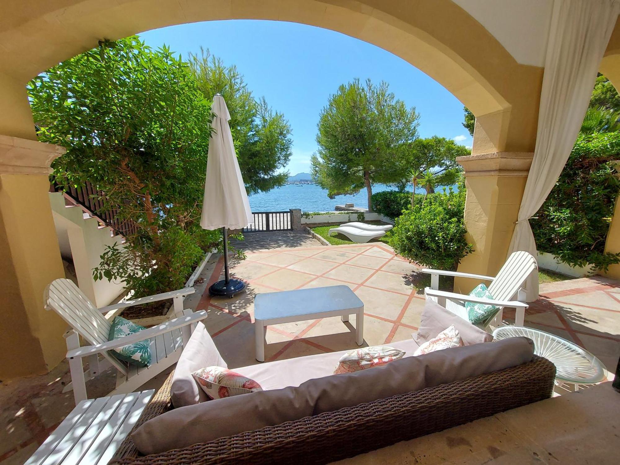 Apartment Casa Faro: Beachfront Ground Floor Retreat With Sea Views Pollenca