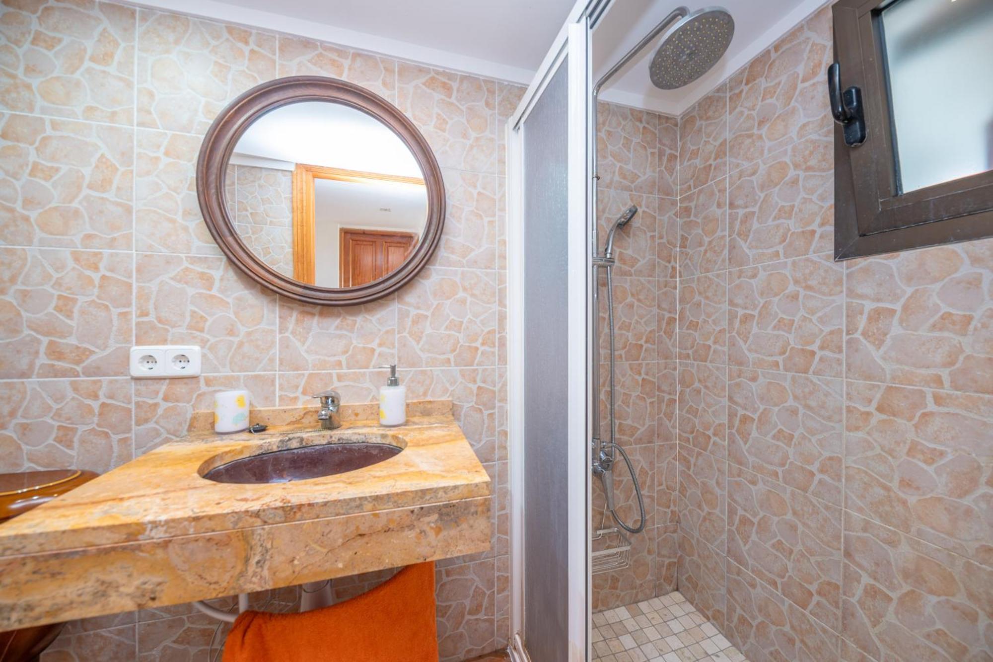 Pintat -llubi- Villa