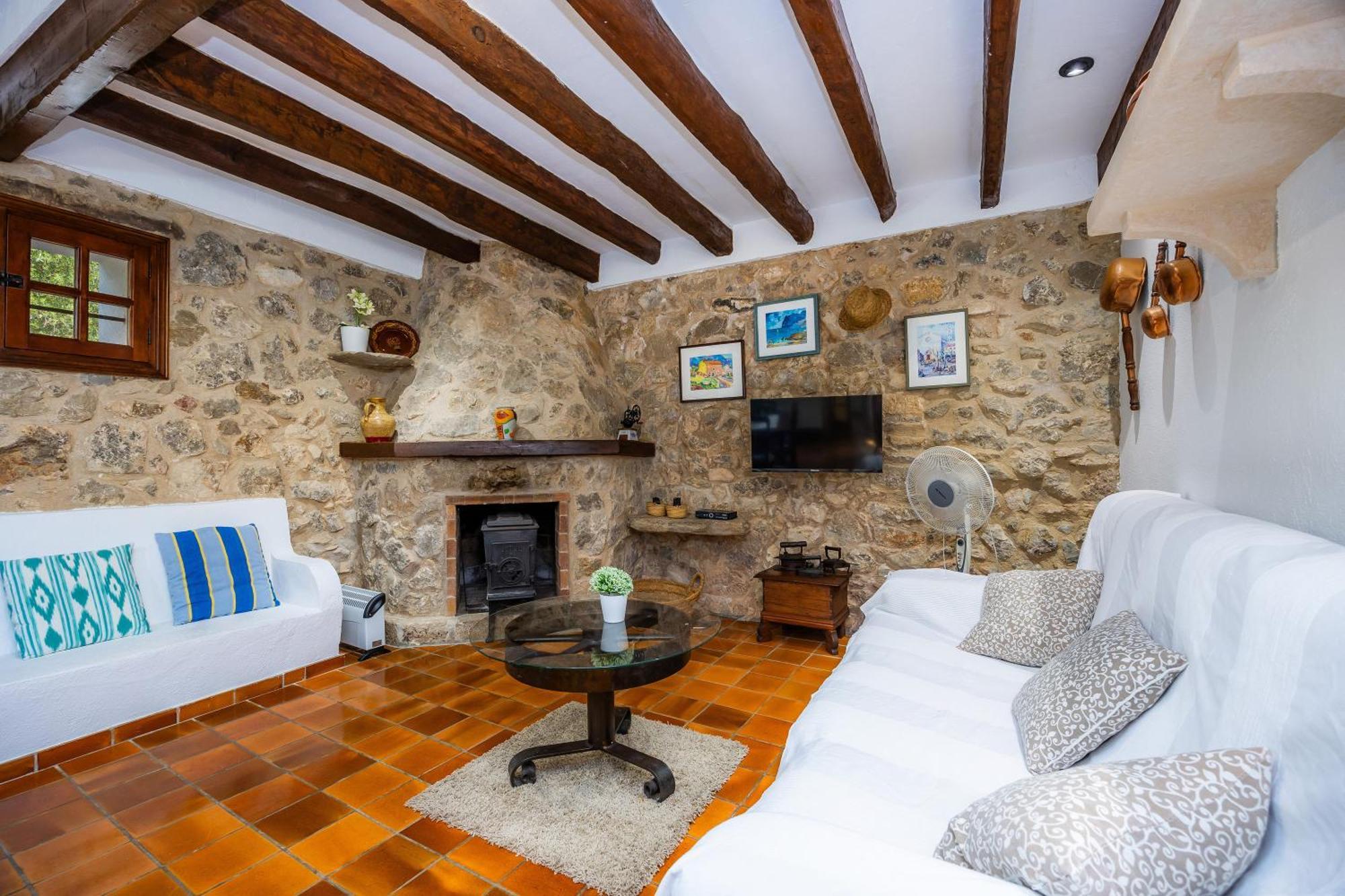 Piedra Villa Pollenca