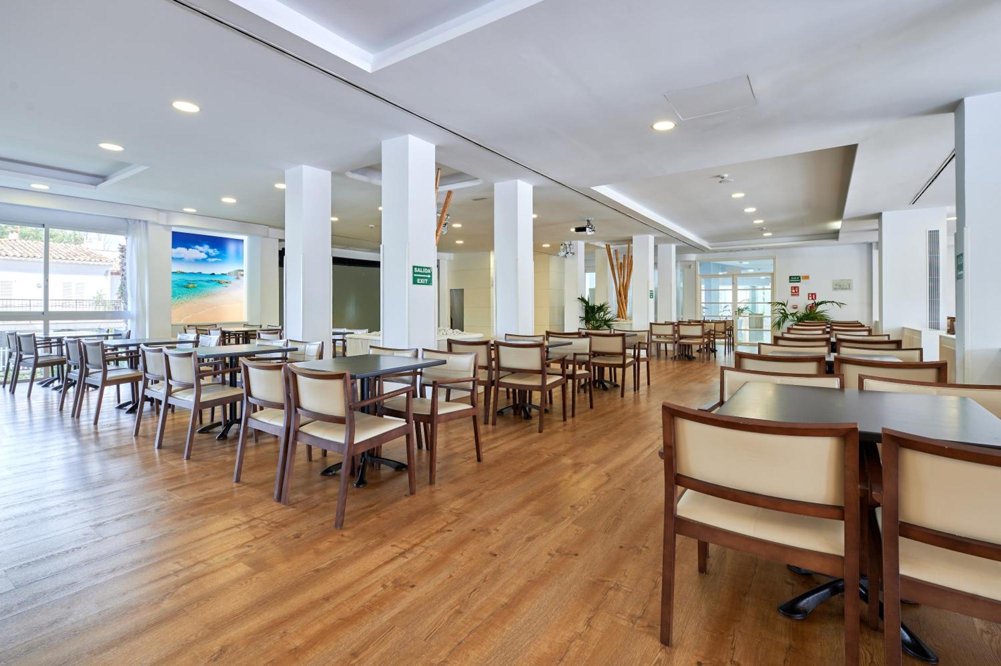 Apartahotel Aluasun Continental Park & 4*