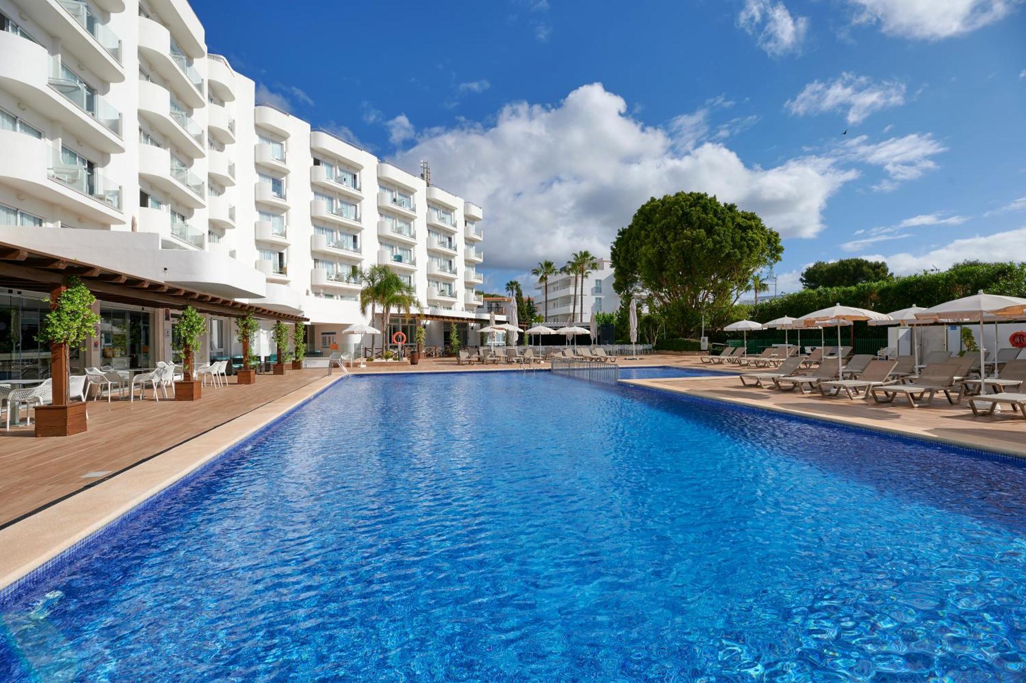 Aluasun Continental Park & Apartahotel 4*
