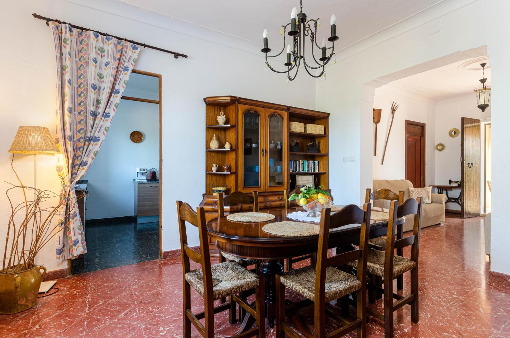 Yourhouse Galeri Villa *