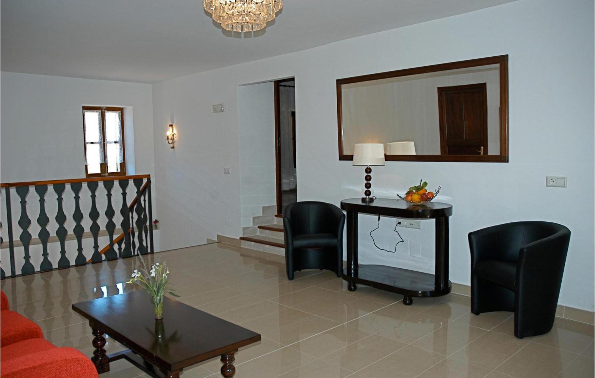 6 Bedroom Amazing In Estellencs Сasa de vacaciones *