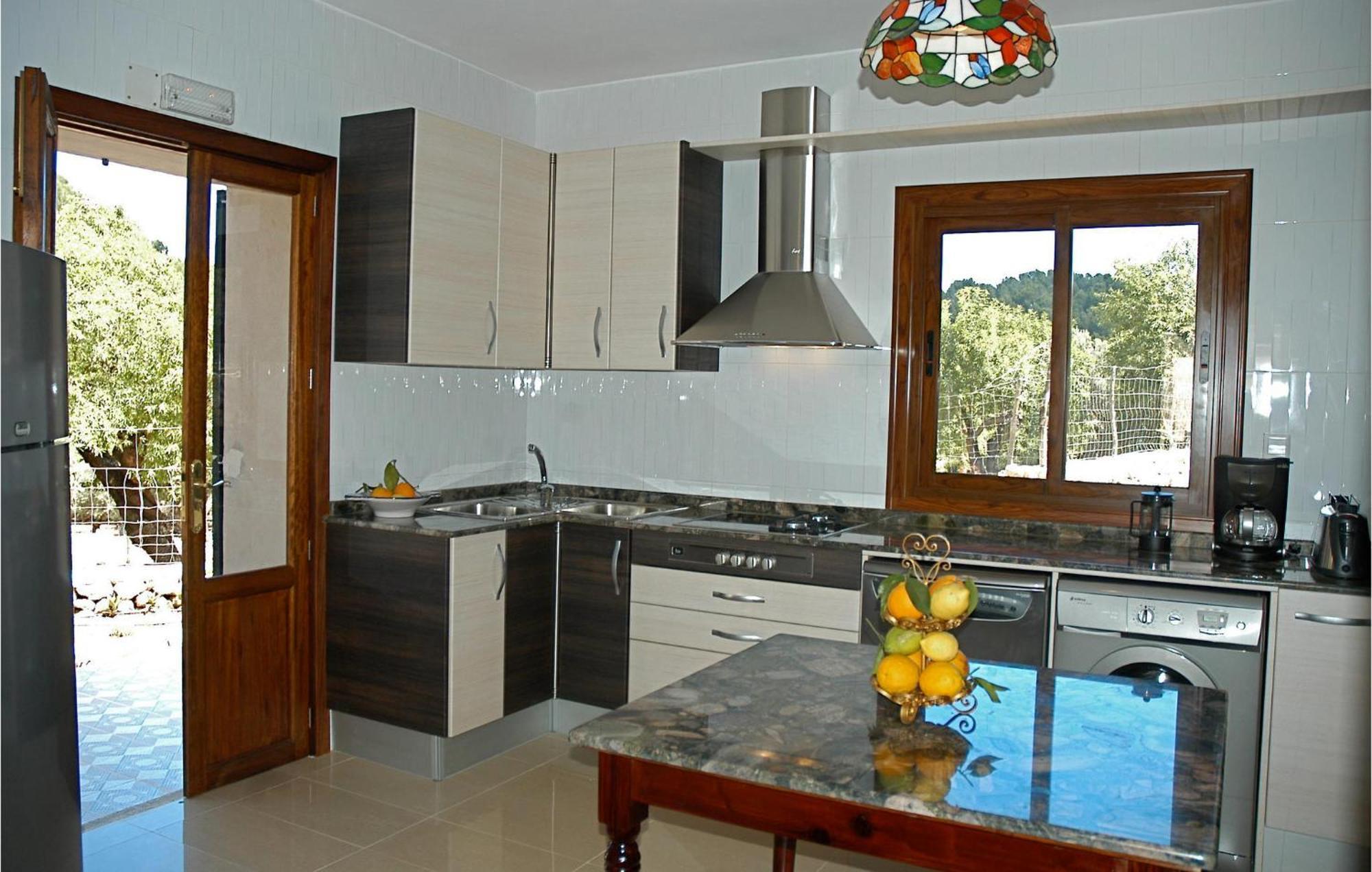 Сasa de vacaciones 6 Bedroom Amazing In Estellencs