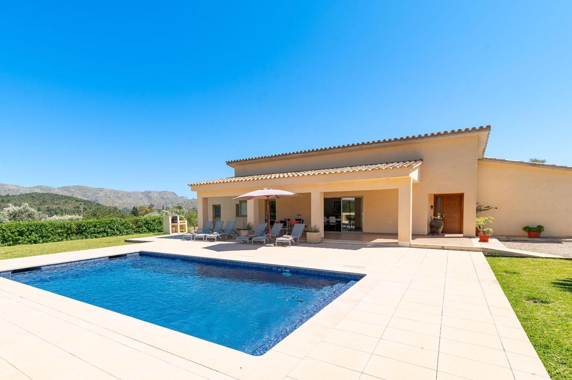 Villa Malagarba D'enmig By Sealand Pollensa