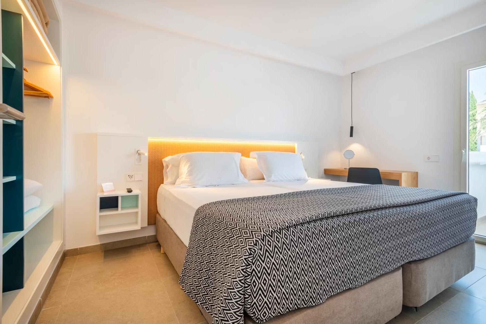 Apartahotel Inturotel Cala Azul