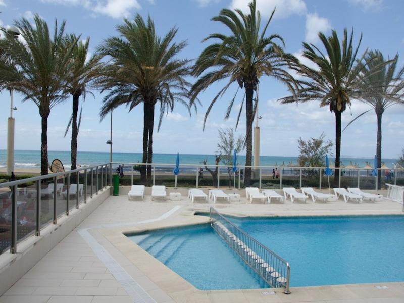 Riviera Playa Hotel