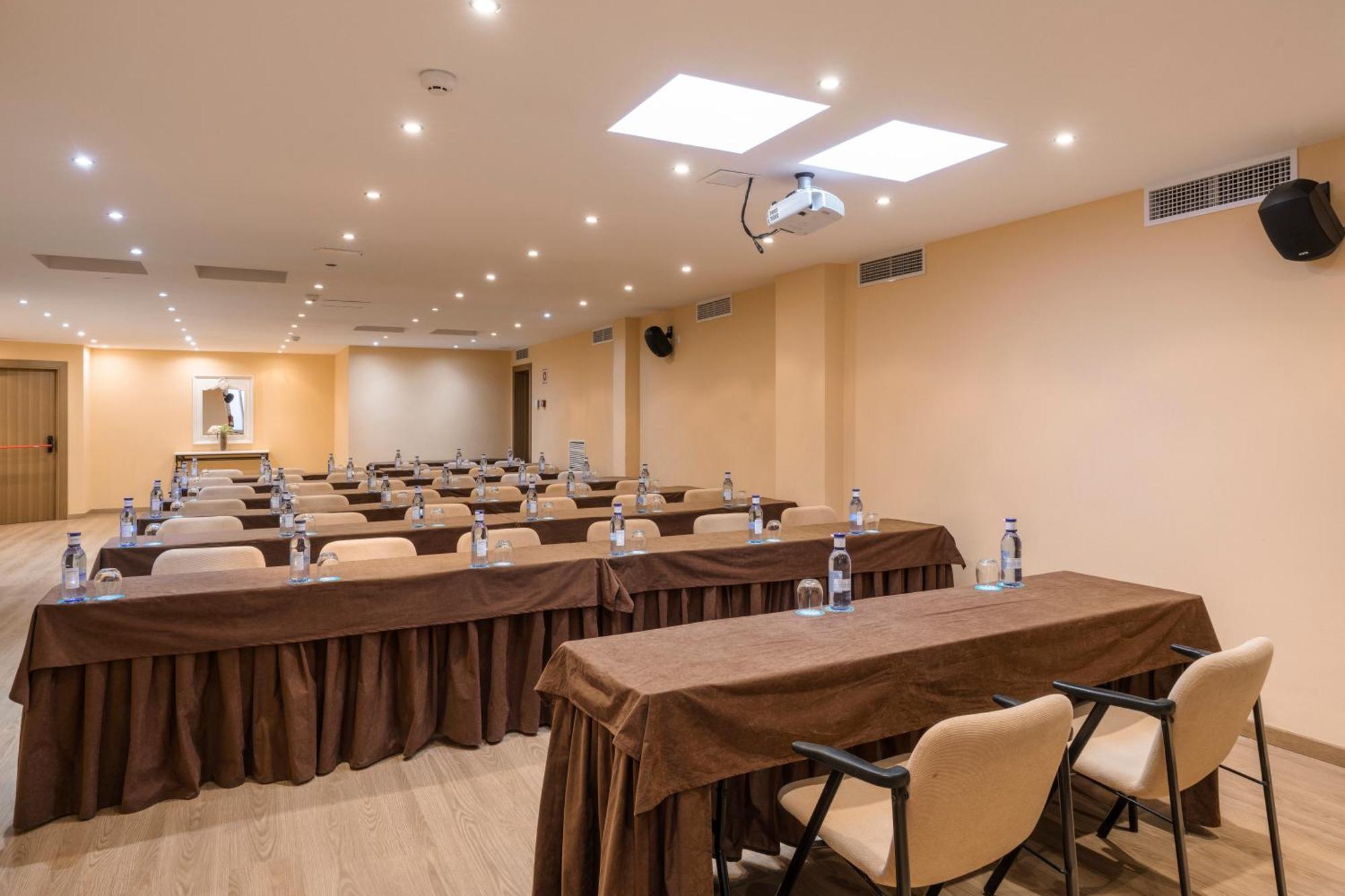 Alua Gran Hotel 4*