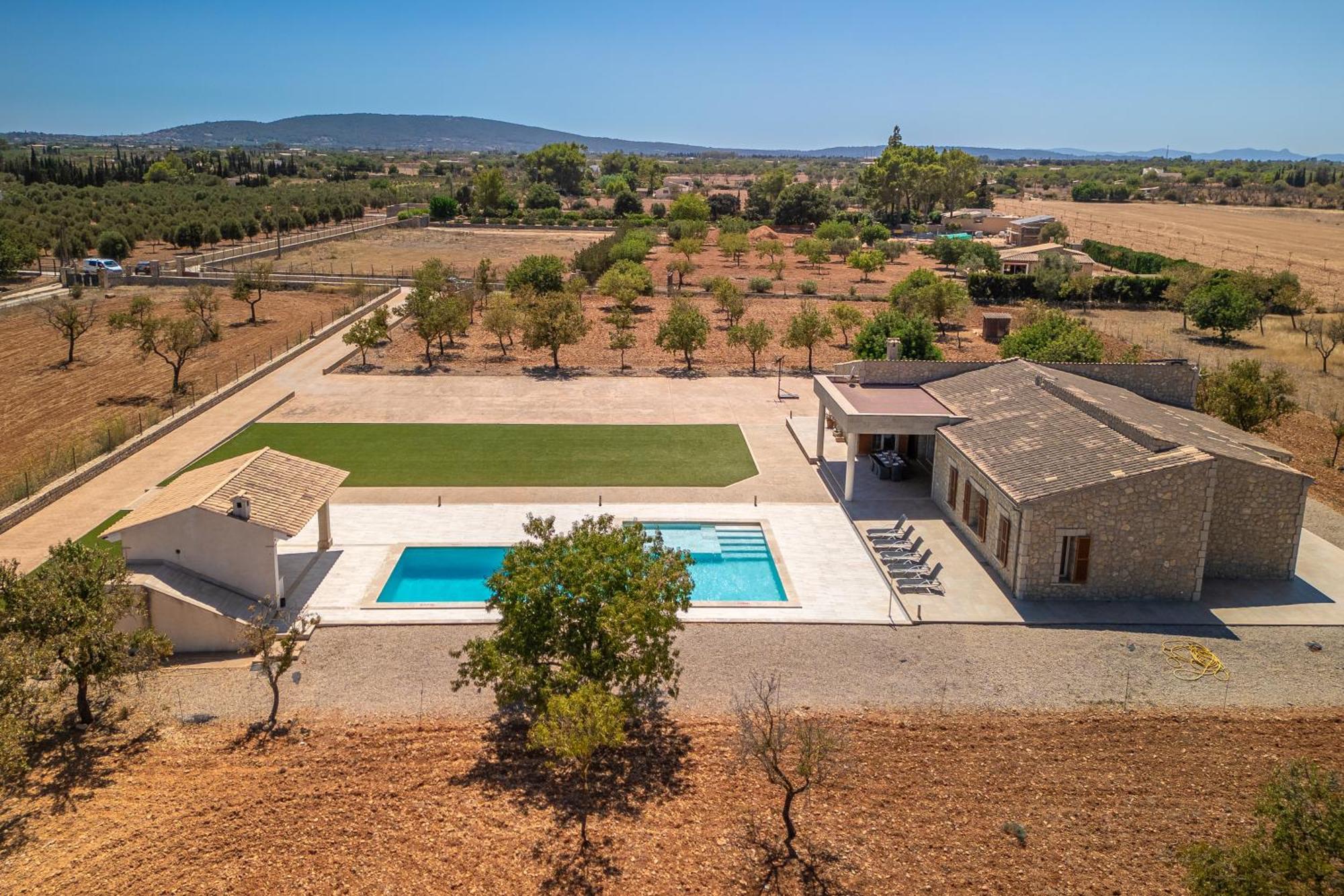 Mireia 2002 With Pool And Garden By Bebreeze Mallorca Villa