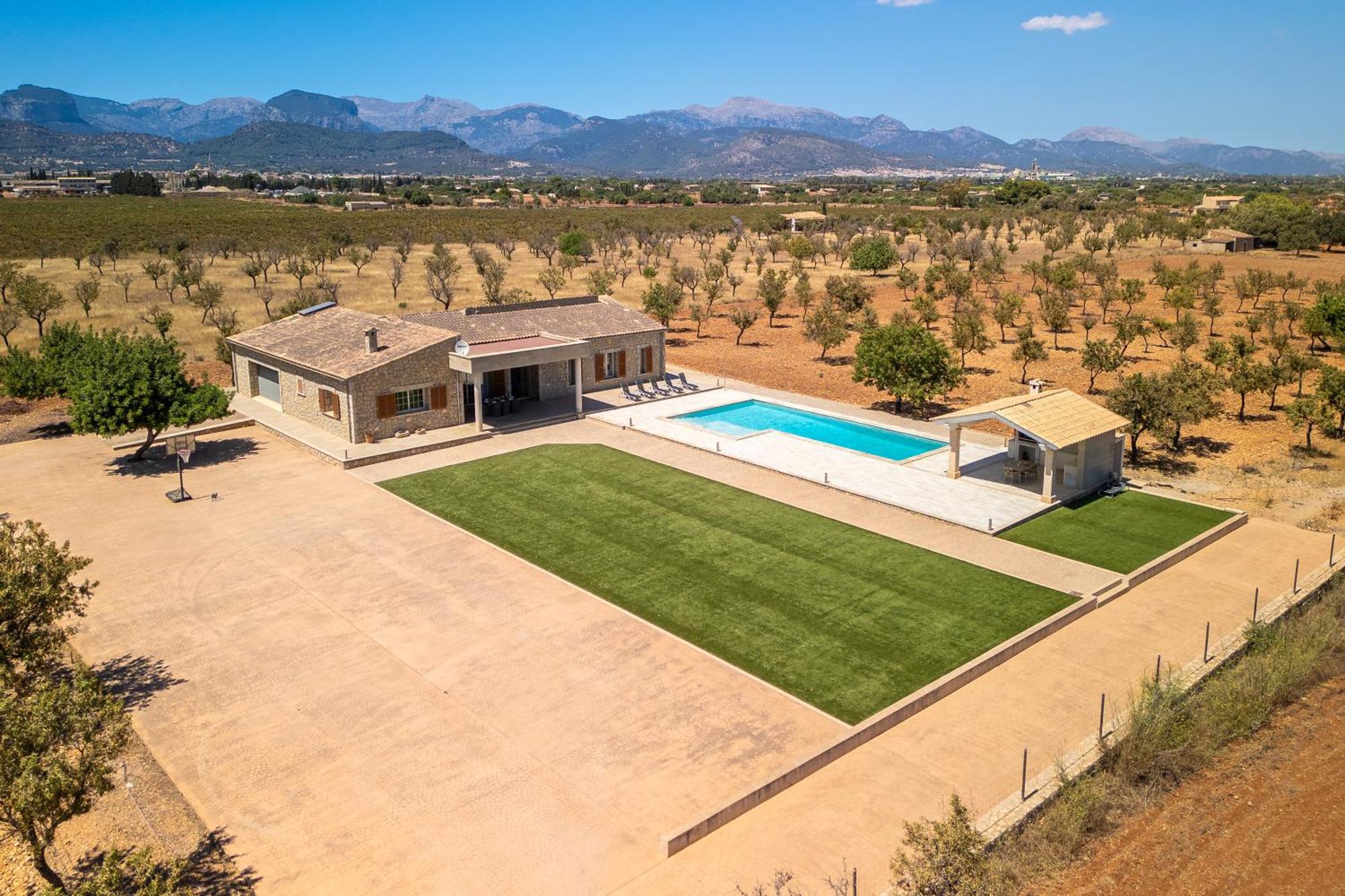 Mireia 2002 With Pool And Garden By Bebreeze Mallorca Villa *