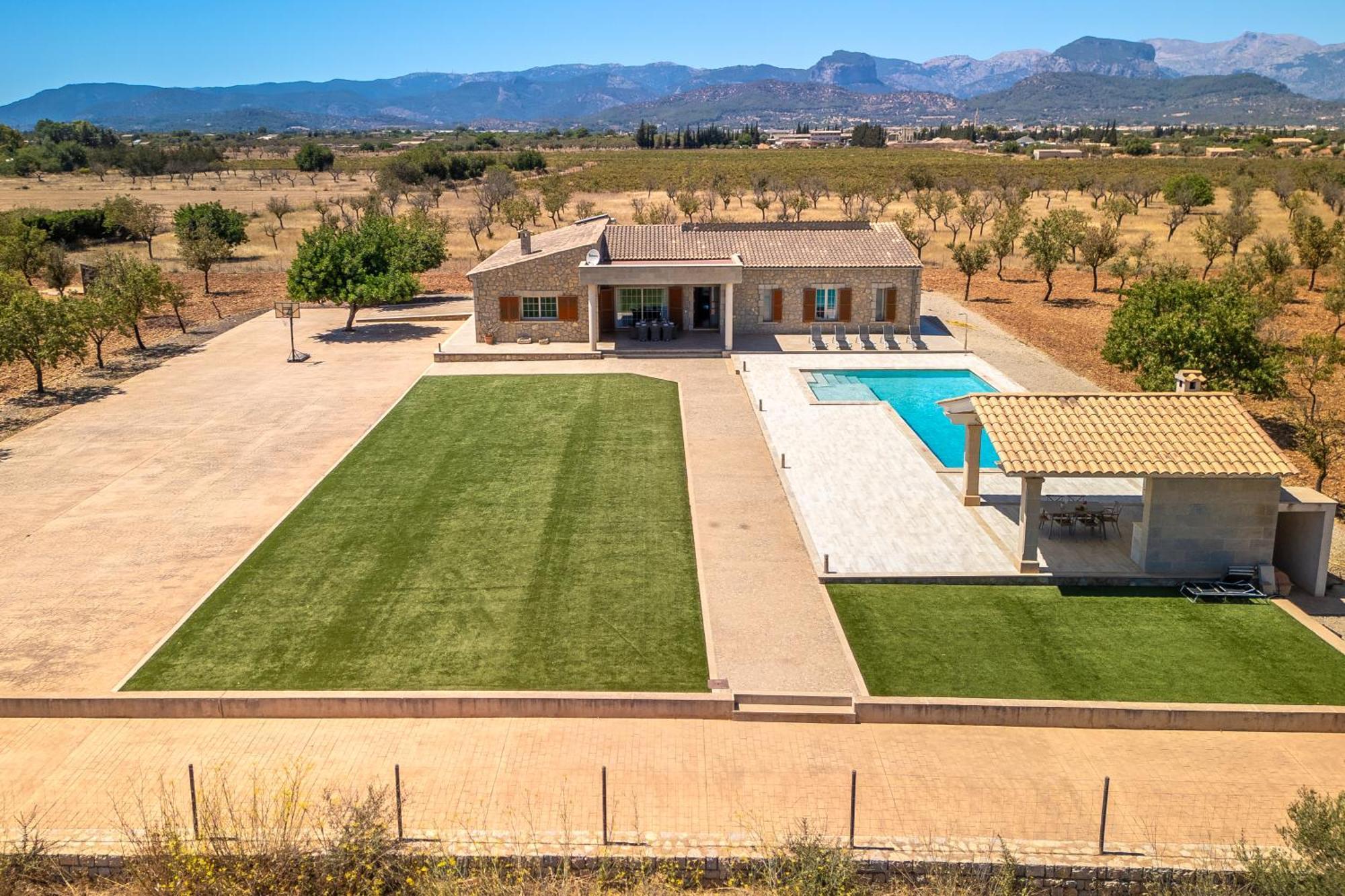 Mireia 2002 With Pool And Garden By Bebreeze Mallorca Villa Binisalem