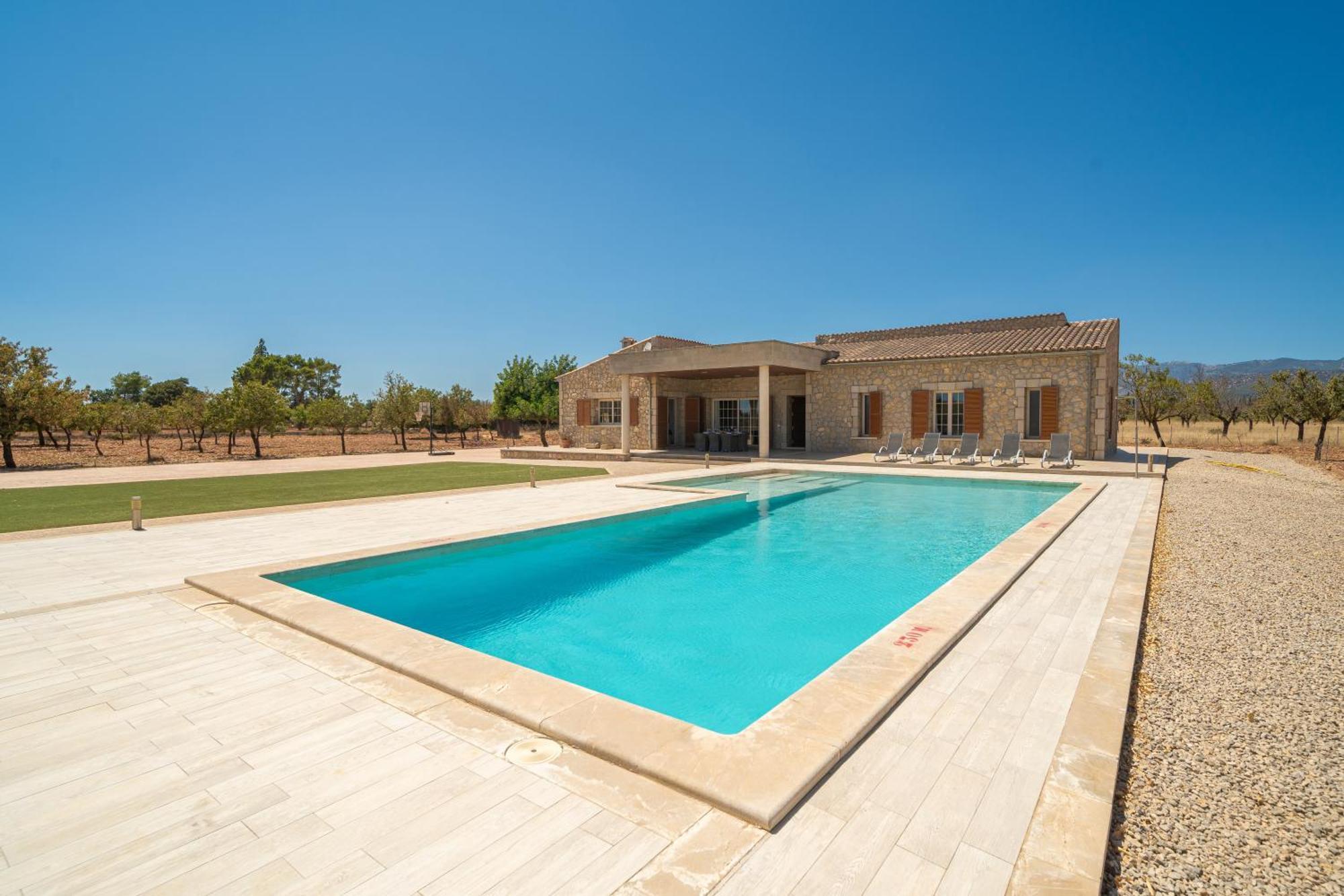 Mireia 2002 With Pool And Garden By Bebreeze Mallorca