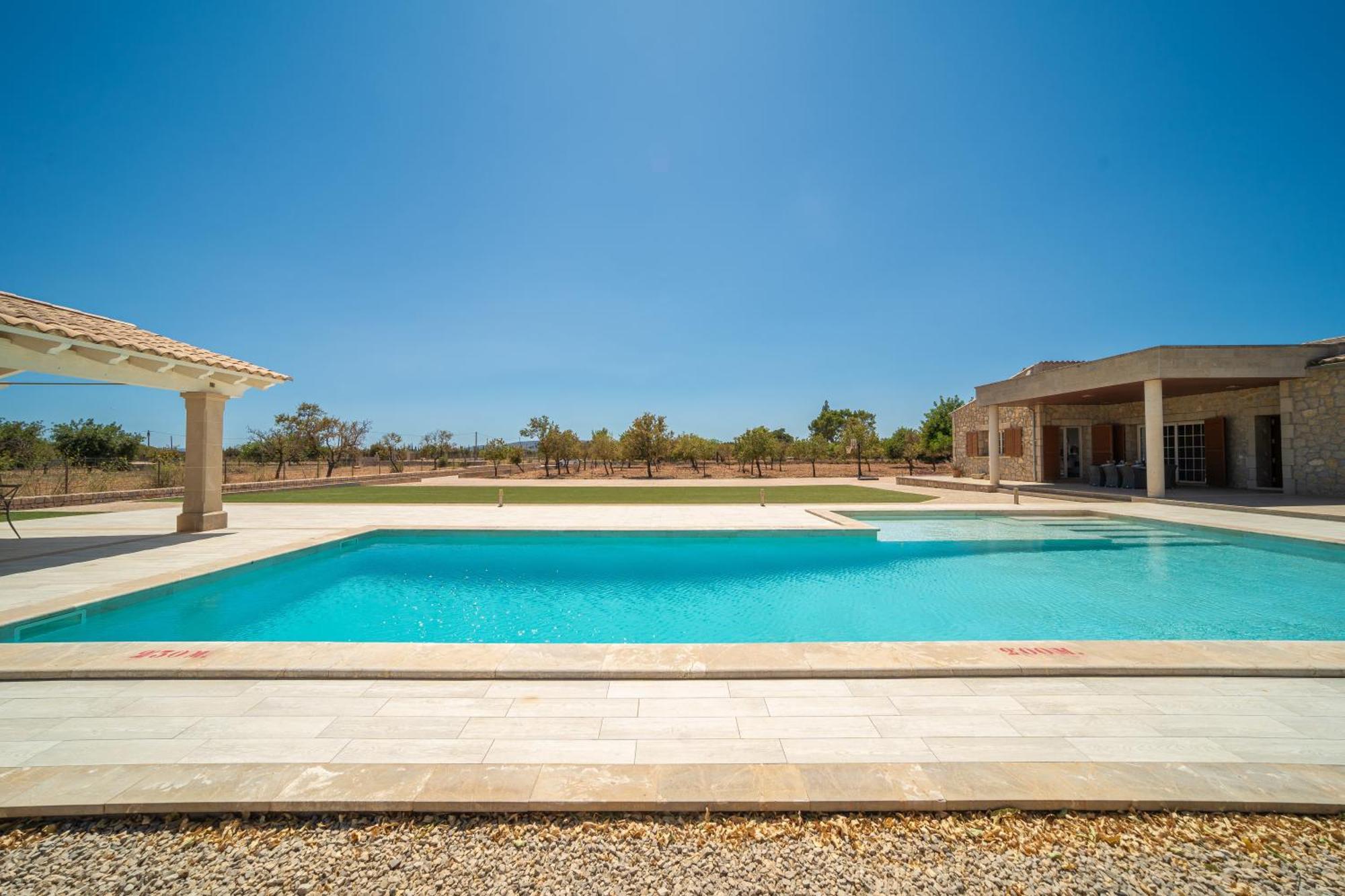 Mireia 2002 With Pool And Garden By Bebreeze Mallorca Villa *