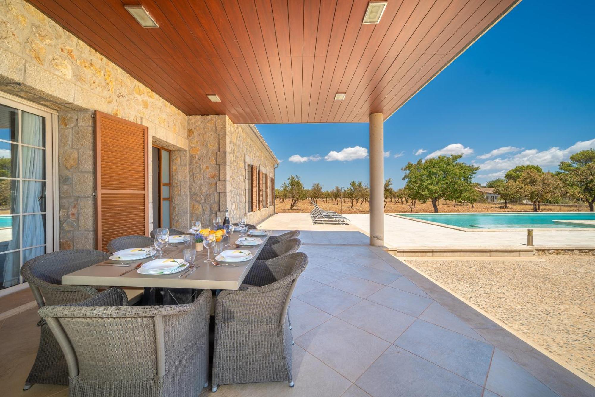 Mireia 2002 With Pool And Garden By Bebreeze Mallorca Binisalem