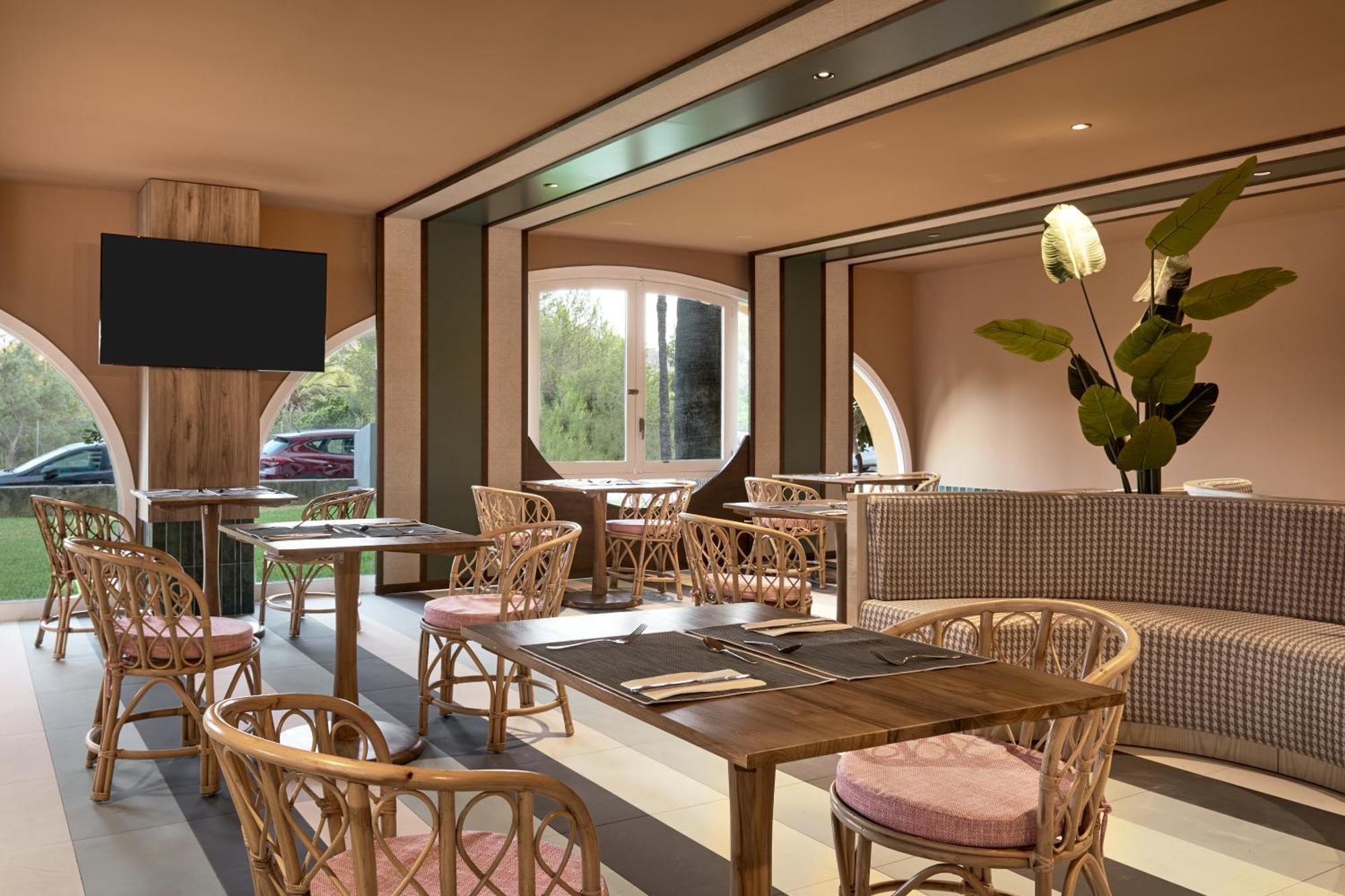Tent Mojito Hotel 3*