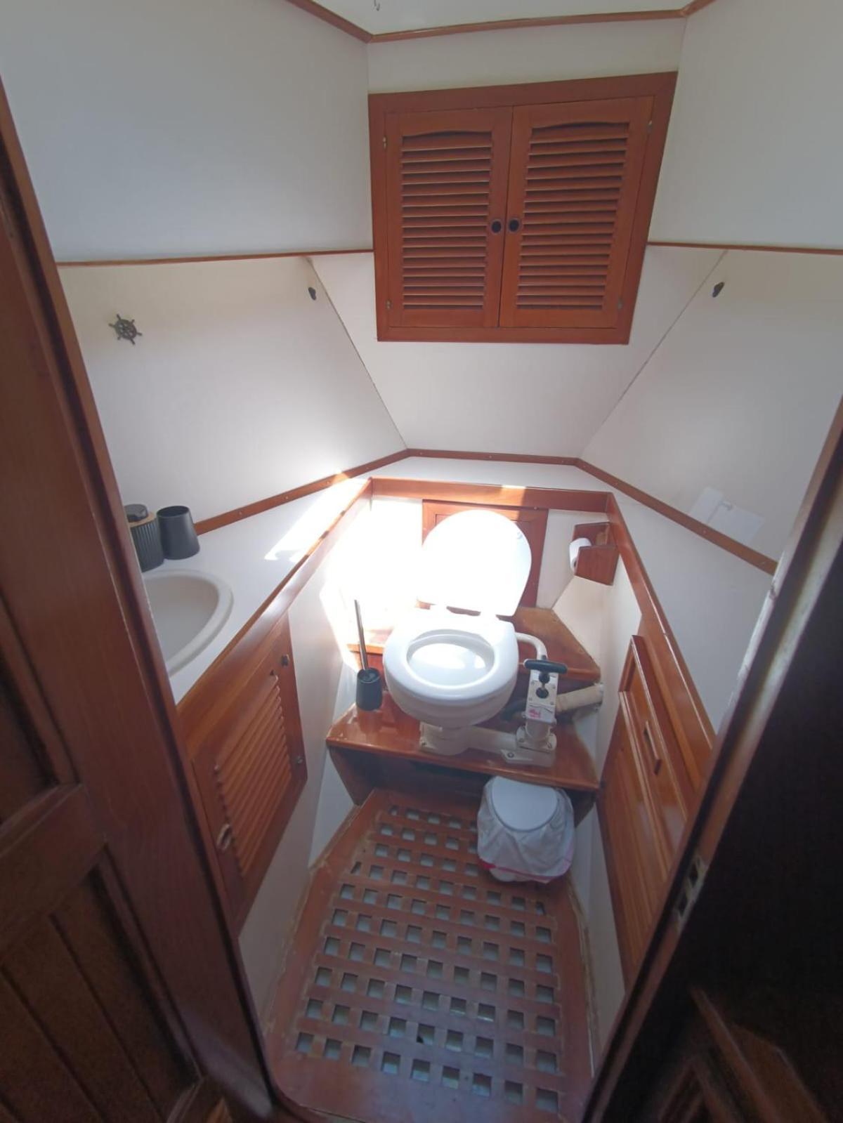 Hotel en barco Exclusivo Velero Privado 6pax