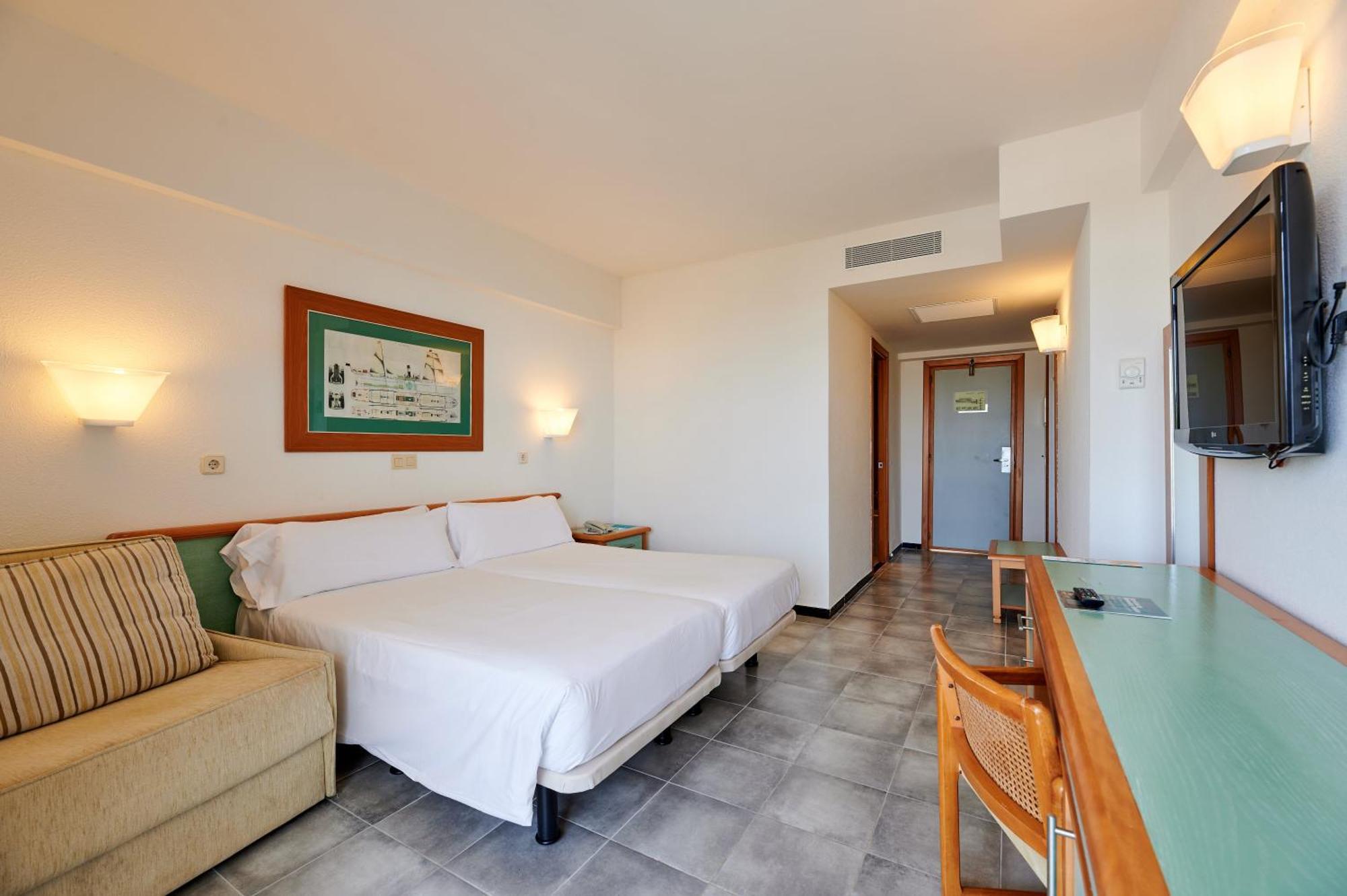 Aluasun Cala Antena 3*