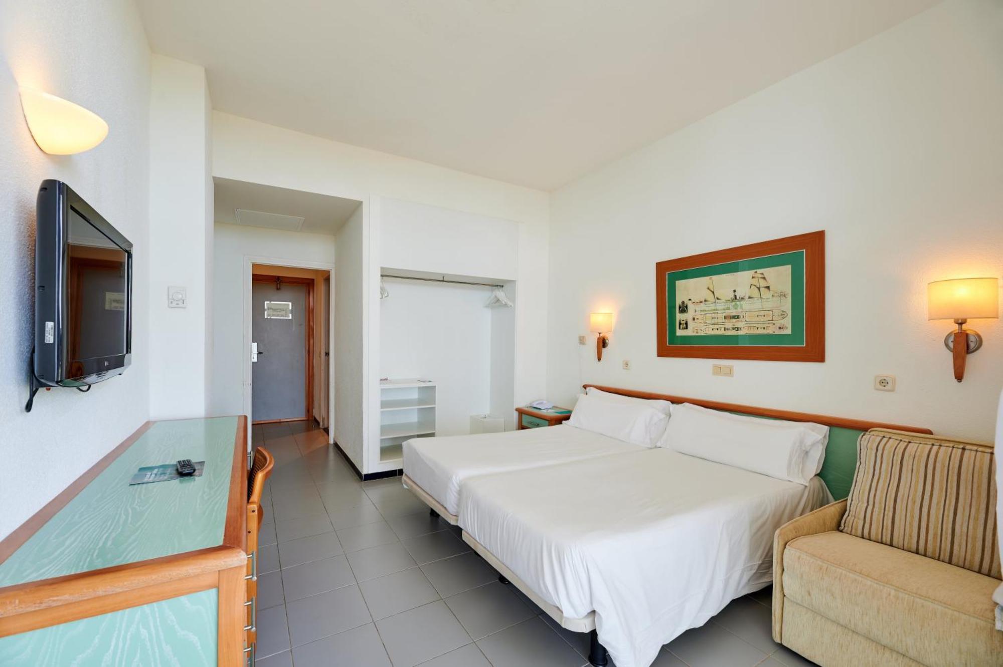 Aluasun Cala Antena 3*